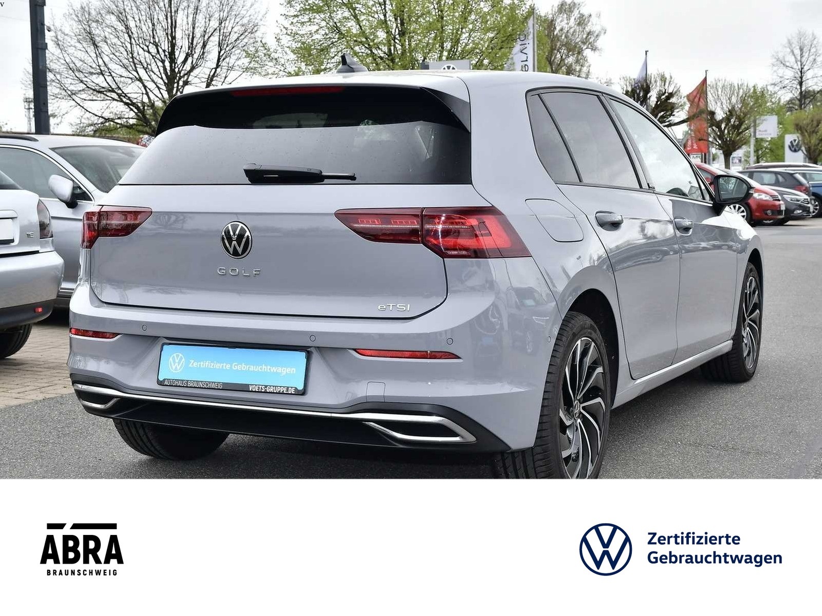 Fahrzeugabbildung Volkswagen Golf VIII 1.5eTSI Active DSG LED+NAV+PDC+ACC+PANO