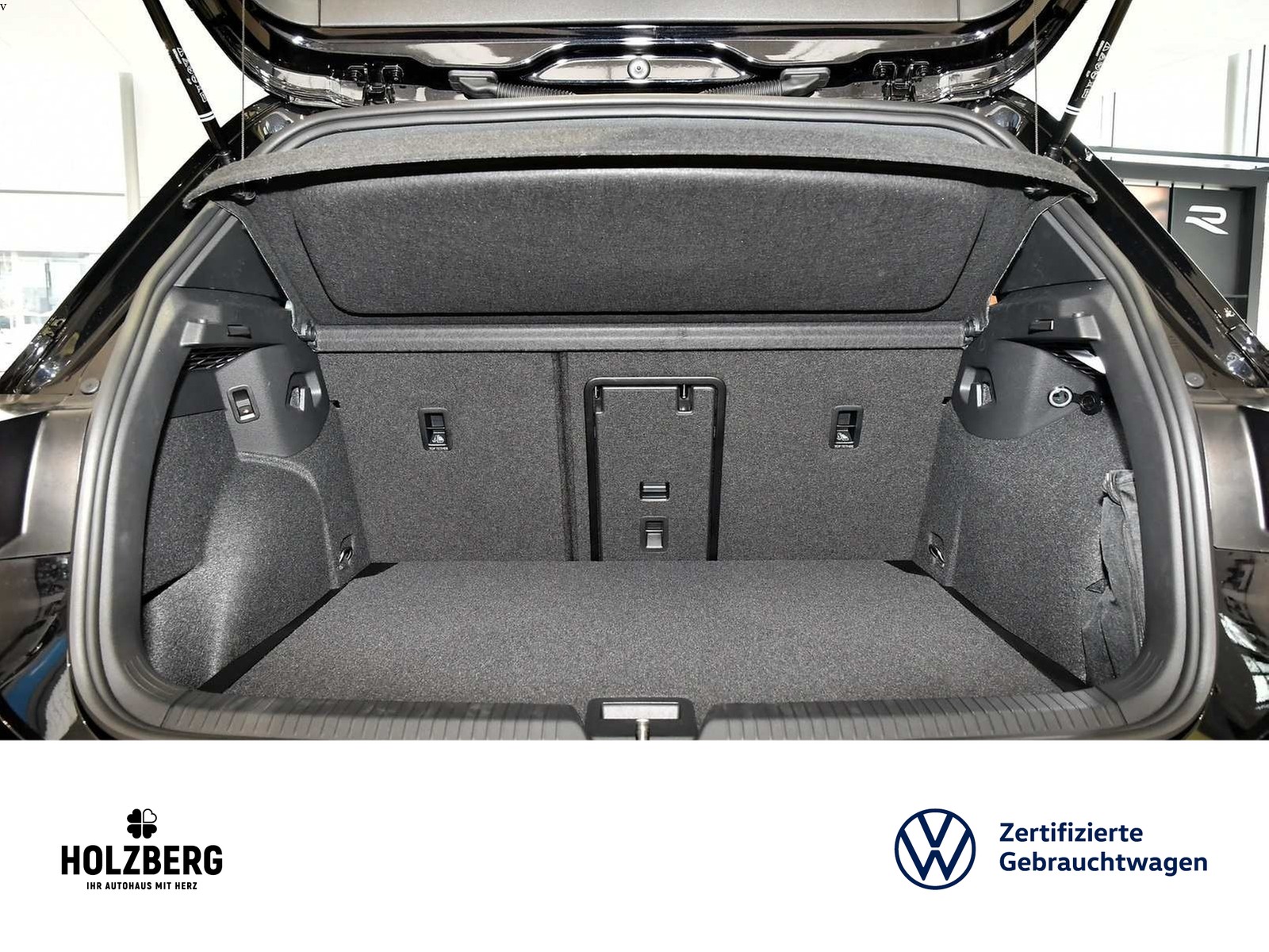 Fahrzeugabbildung Volkswagen Golf VIII 2.0 TDI DSG GTD AHK+PANO+MATRIX+HARMAN