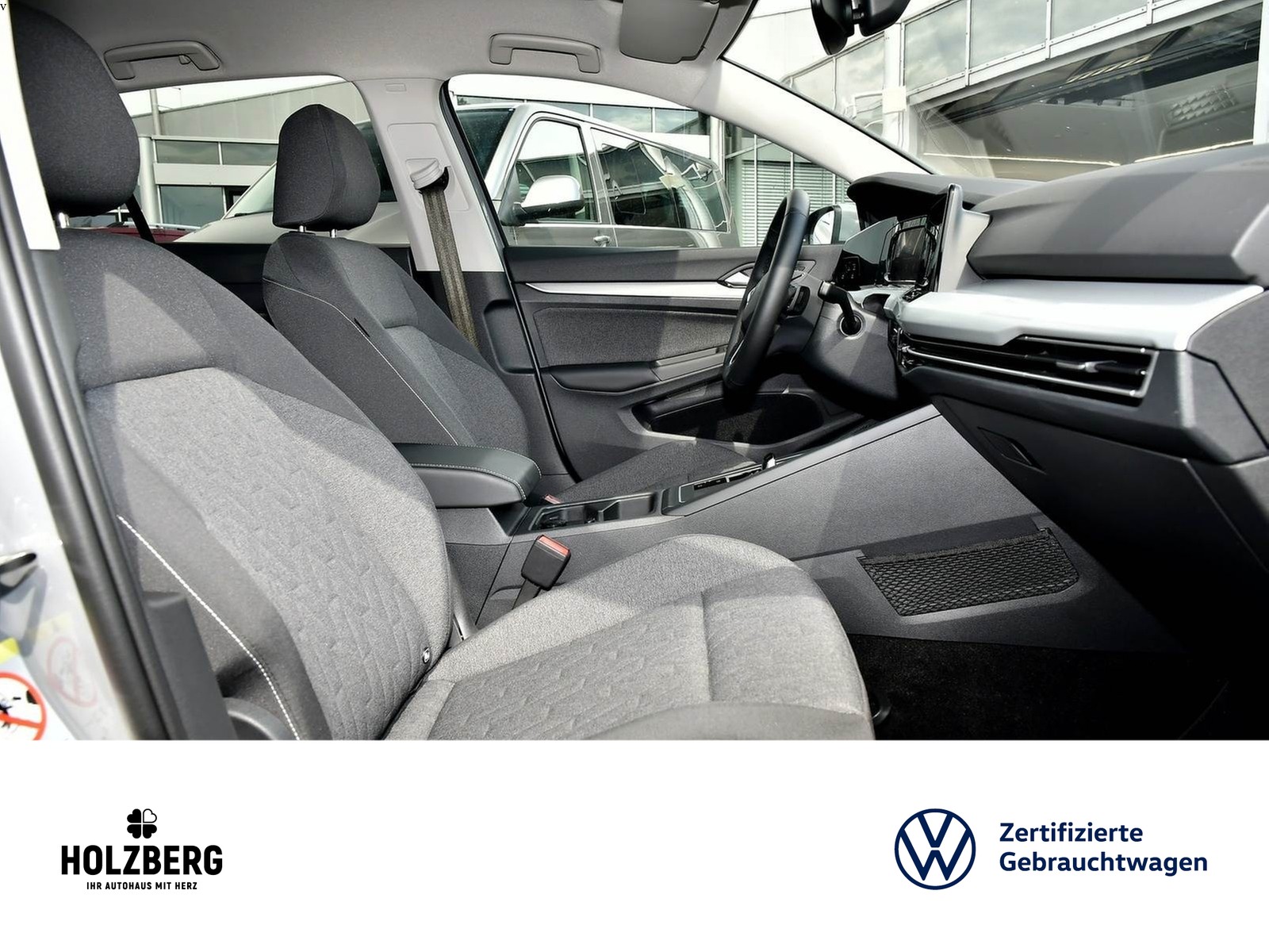 Fahrzeugabbildung Volkswagen Golf VIII 1.0 eTSI DSG Move AHK+LED+KLIMA+SHZ