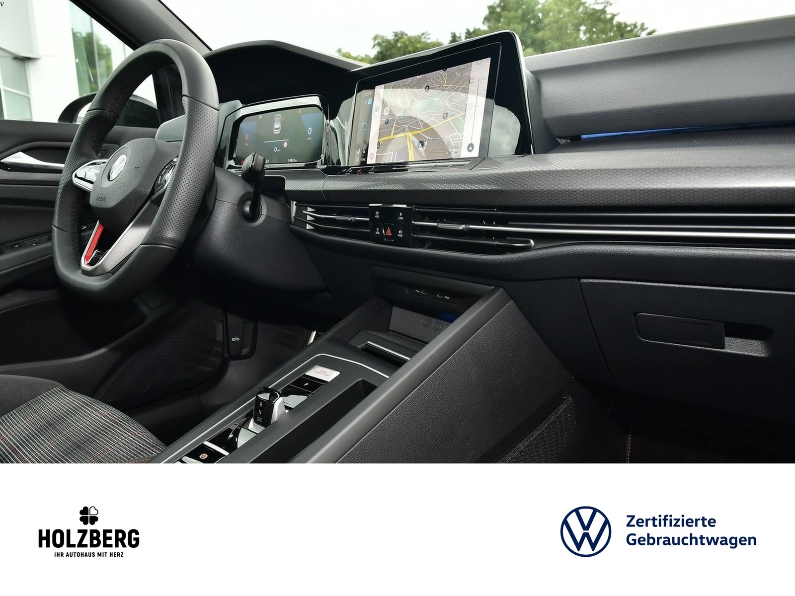 Fahrzeugabbildung Volkswagen Golf VIII 2.0 TSI DSG GTI NAVI+PANO+HUP+MATRIX