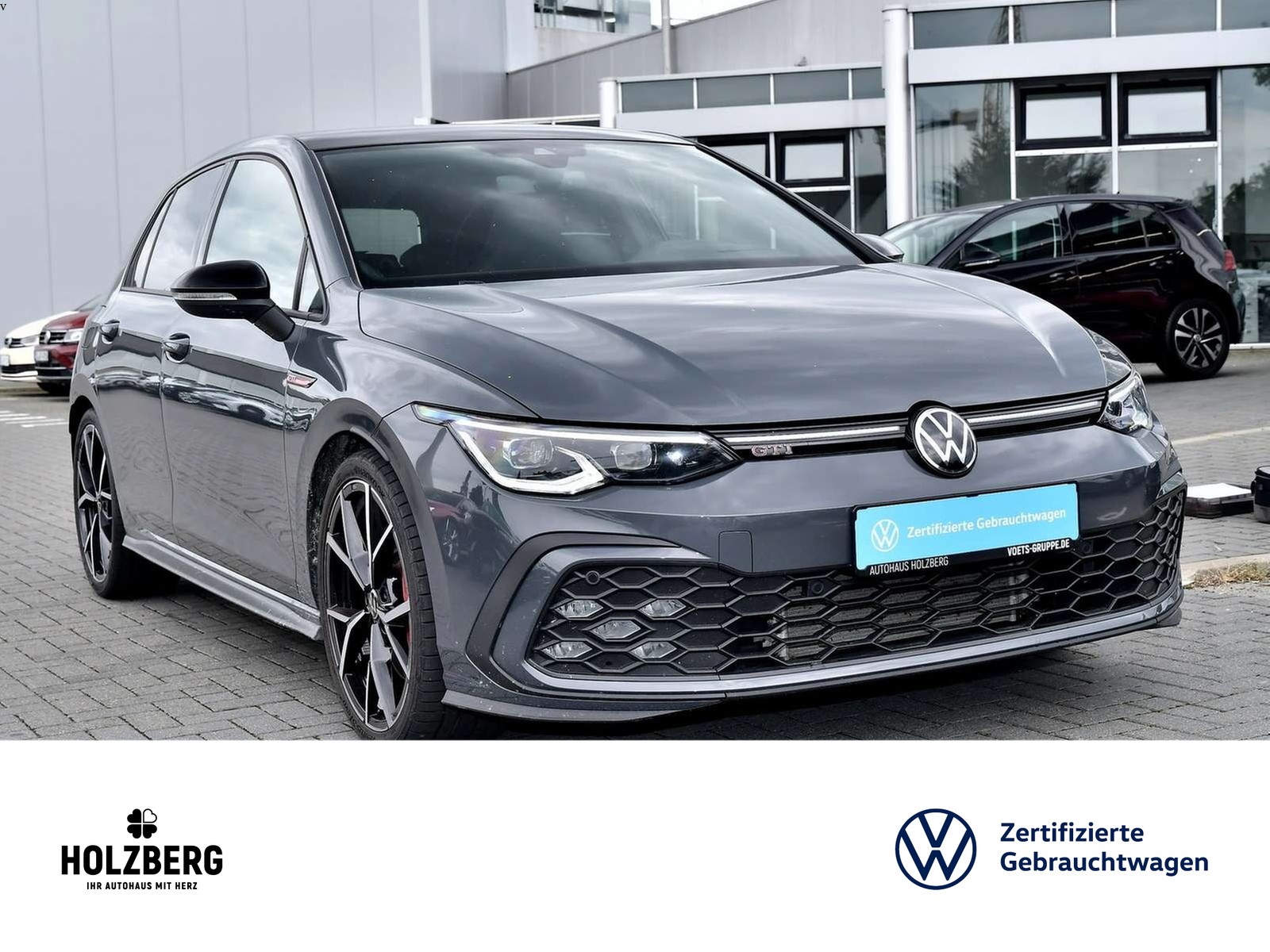 Fahrzeugabbildung Volkswagen Golf VIII 2.0 TSI DSG GTI NAVI+PANO+HUP+MATRIX