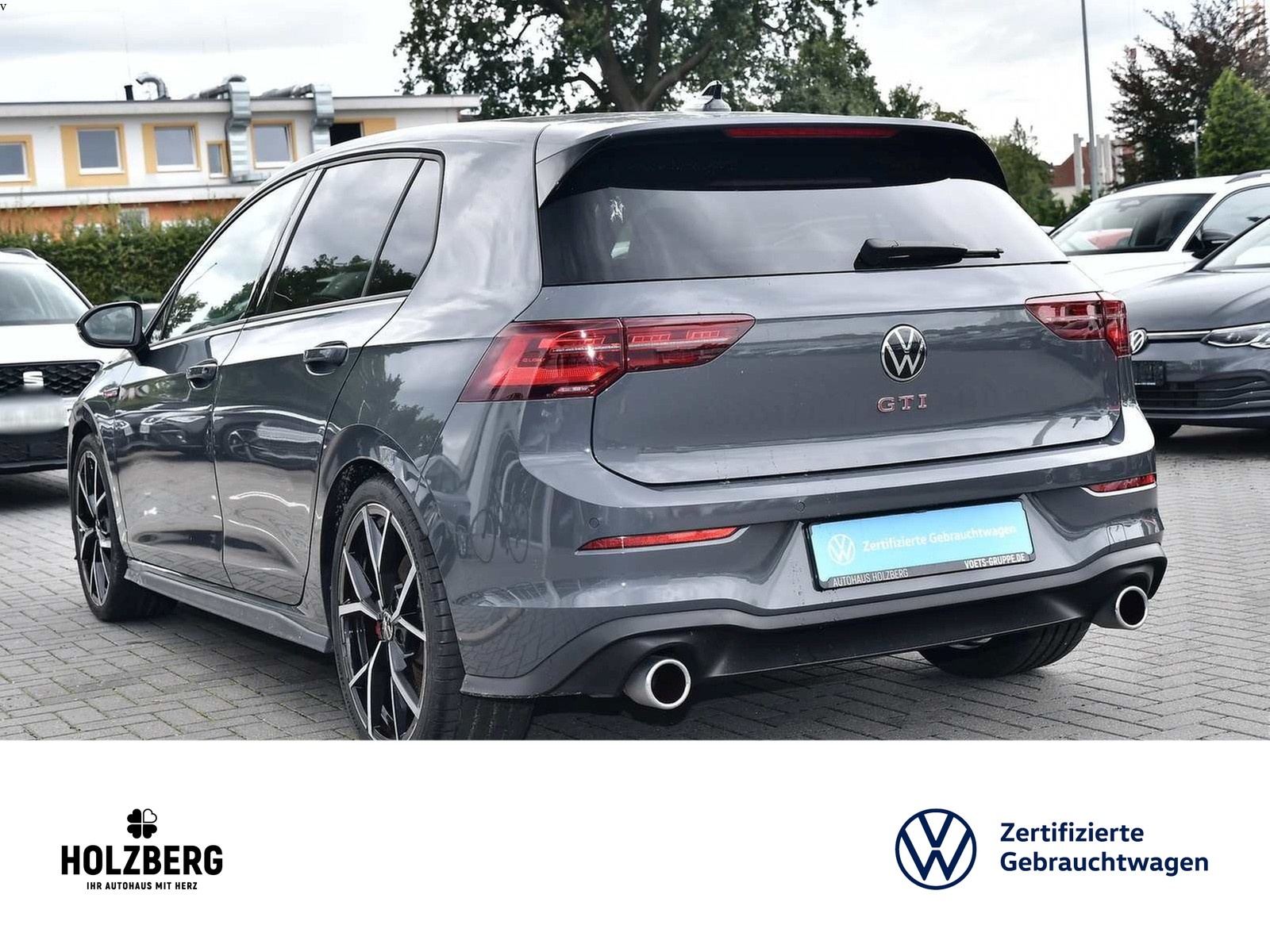 Fahrzeugabbildung Volkswagen Golf VIII 2.0 TSI DSG GTI NAVI+PANO+HUP+MATRIX