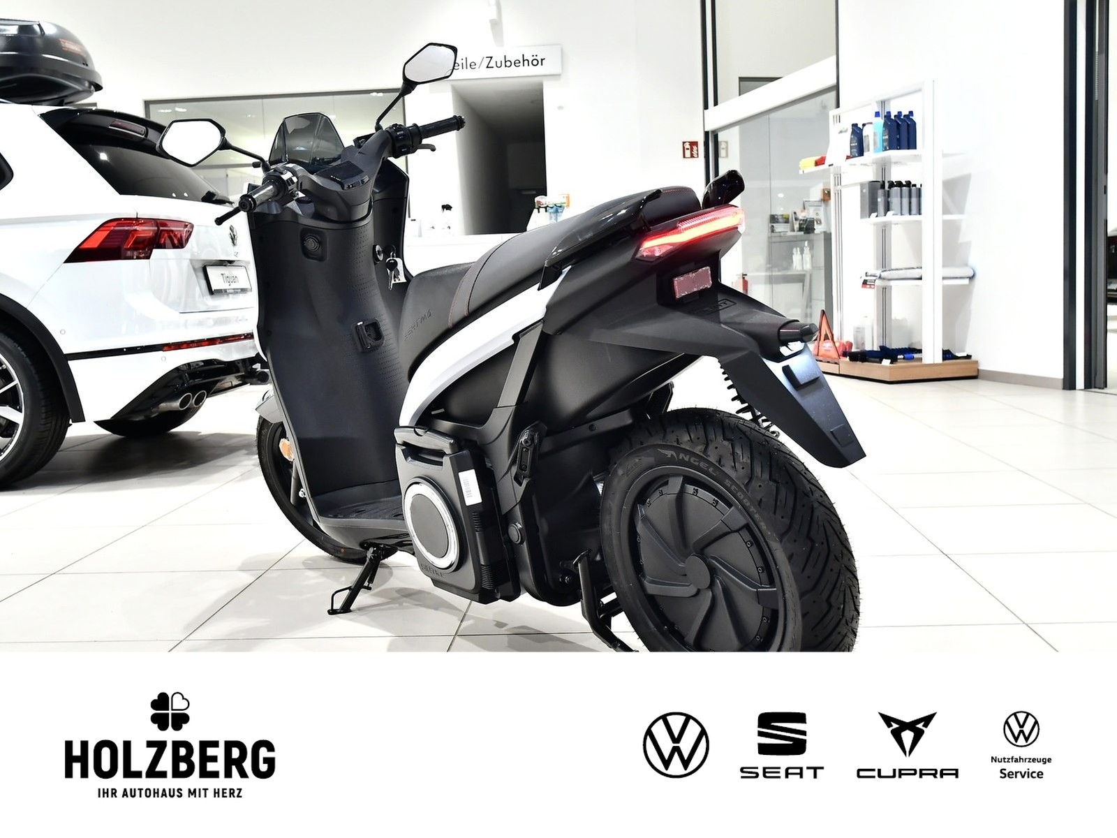 Fahrzeugabbildung SEAT MO 125 Oxygen White Matt