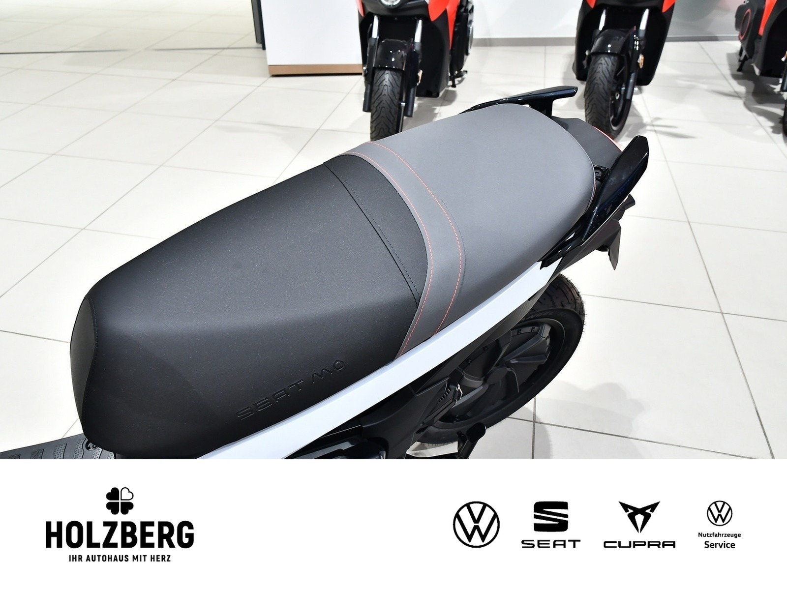 Fahrzeugabbildung SEAT MO 125 Oxygen White Matt