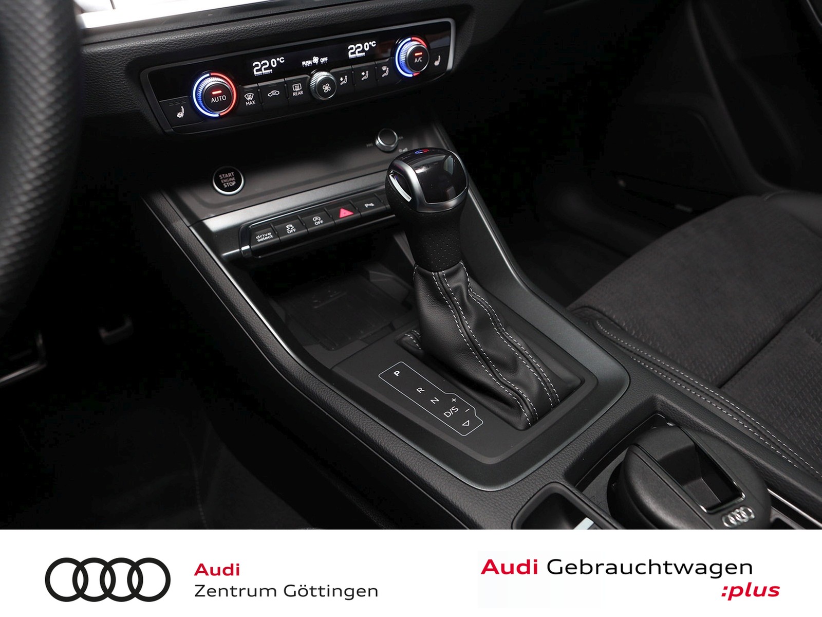 Fahrzeugabbildung Audi Q3 35 TDI S tronic S line +AHK+PANO+MATRIX LED