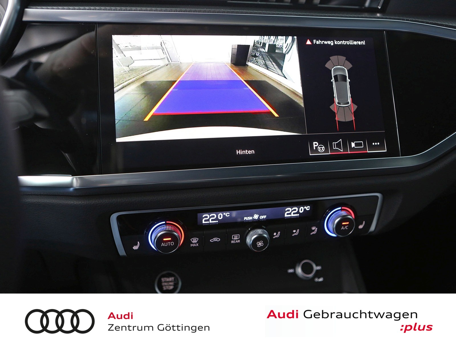 Fahrzeugabbildung Audi Q3 35 TDI S tronic S line +AHK+PANO+MATRIX LED