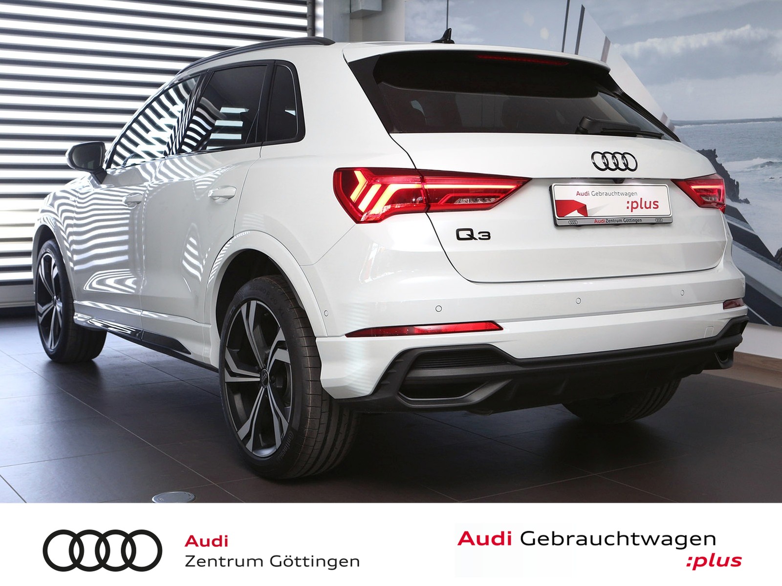 Fahrzeugabbildung Audi Q3 35 TDI S tronic S line +AHK+PANO+MATRIX LED