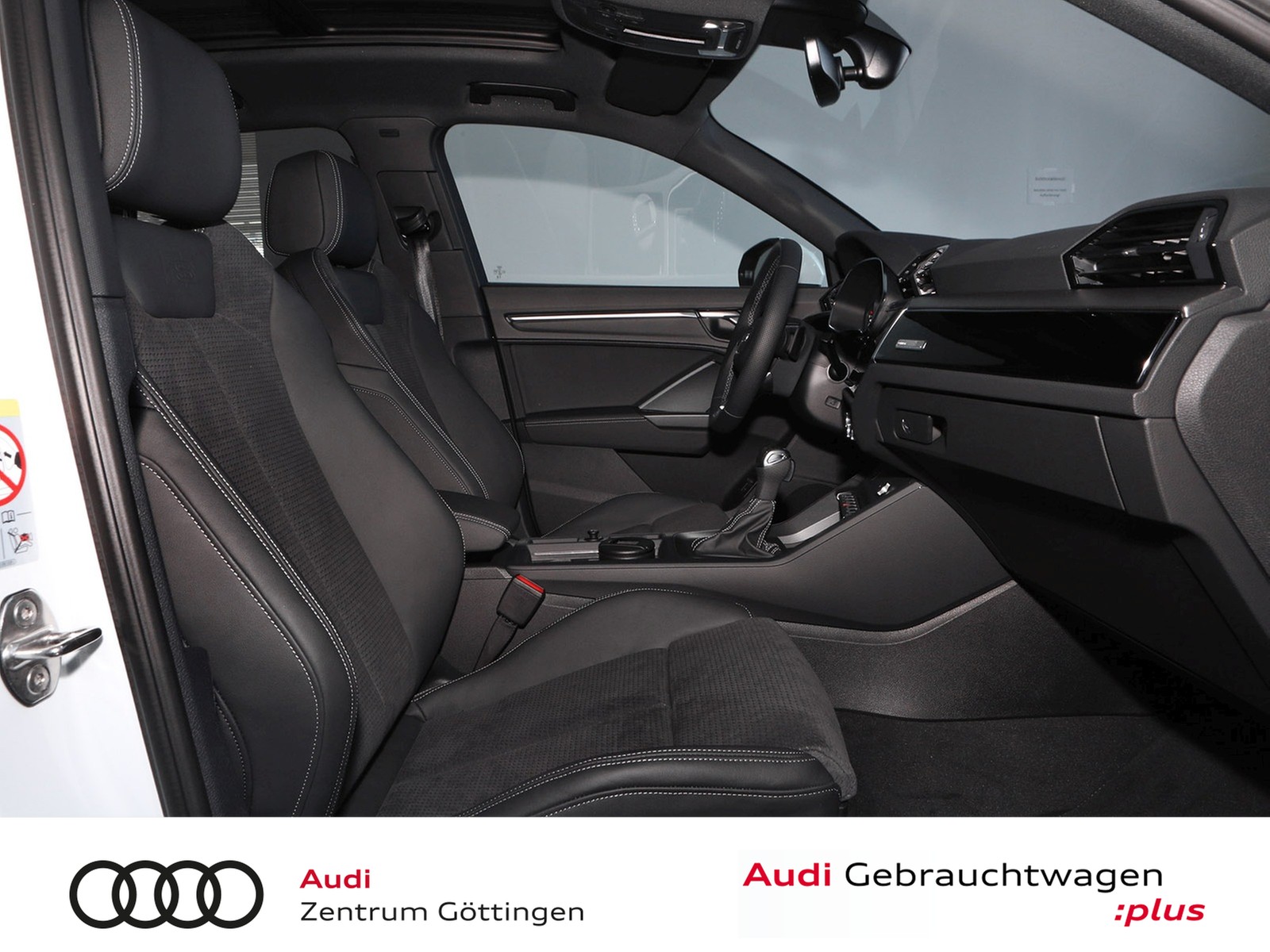 Fahrzeugabbildung Audi Q3 35 TDI S tronic S line +AHK+PANO+MATRIX LED