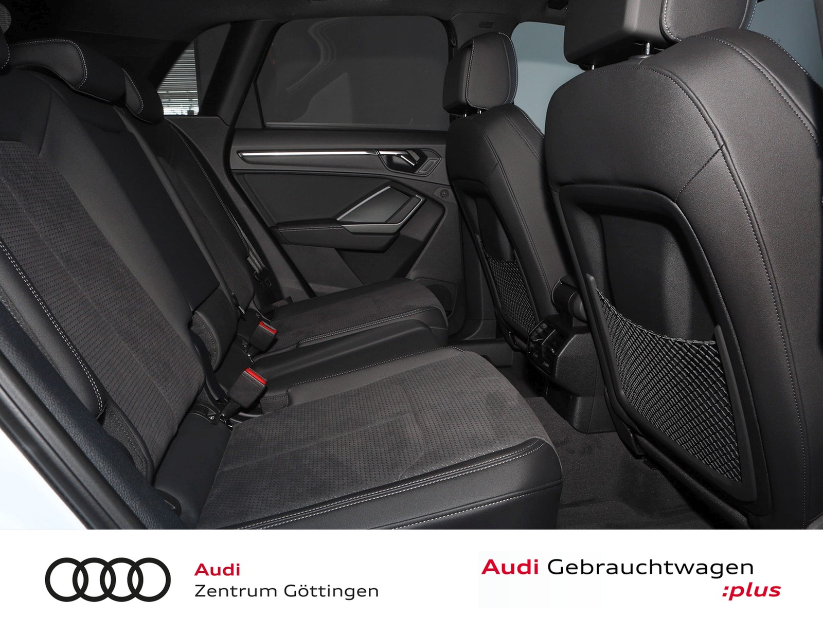 Fahrzeugabbildung Audi Q3 35 TDI S tronic S line +AHK+PANO+MATRIX LED