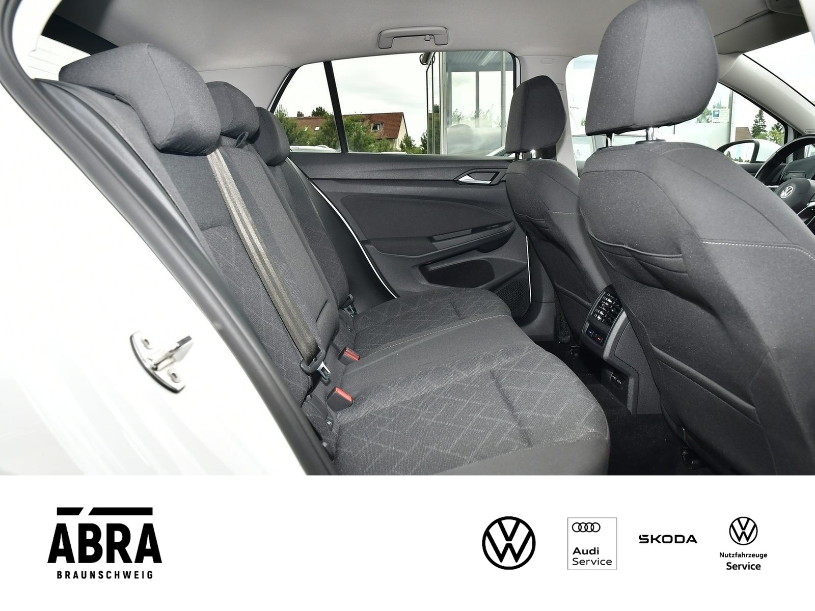 Fahrzeugabbildung Volkswagen Golf VIII 2.0 TDI Life DSG LED+NAV+ACC