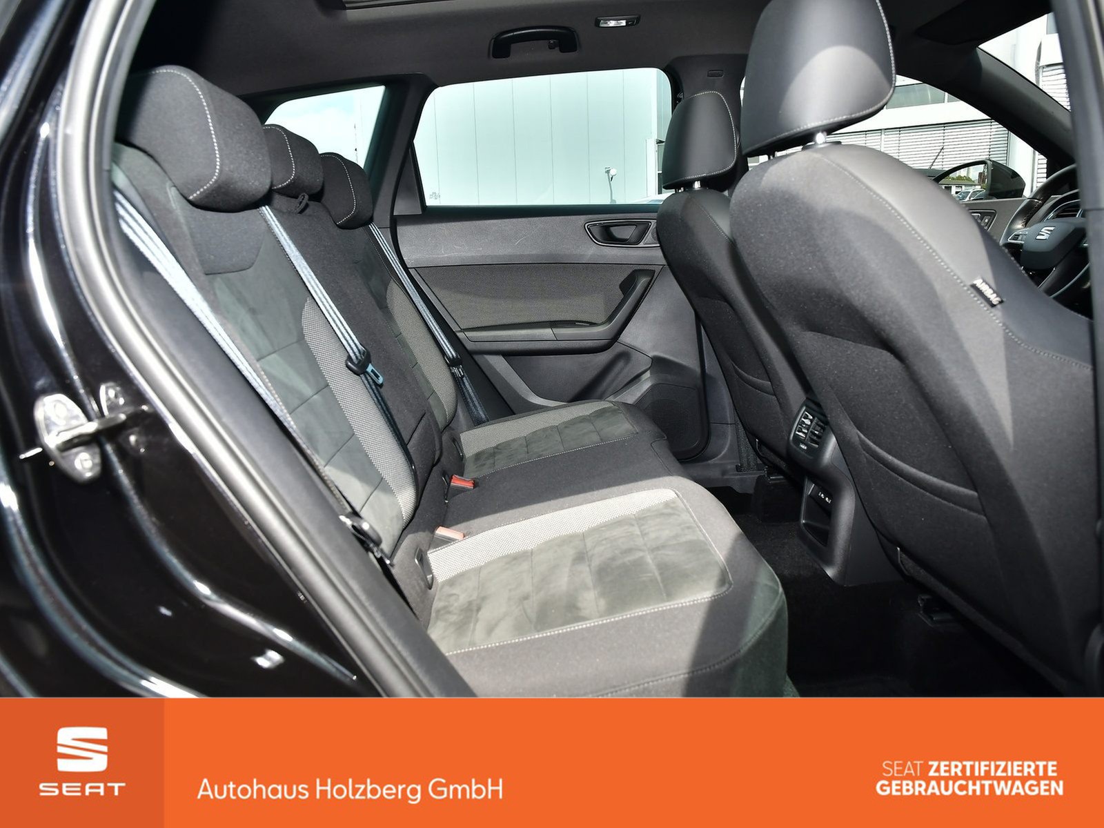 Fahrzeugabbildung SEAT Ateca 1.5 TSI DSG Xcellence NAVI+AHK+STHZ+PANO