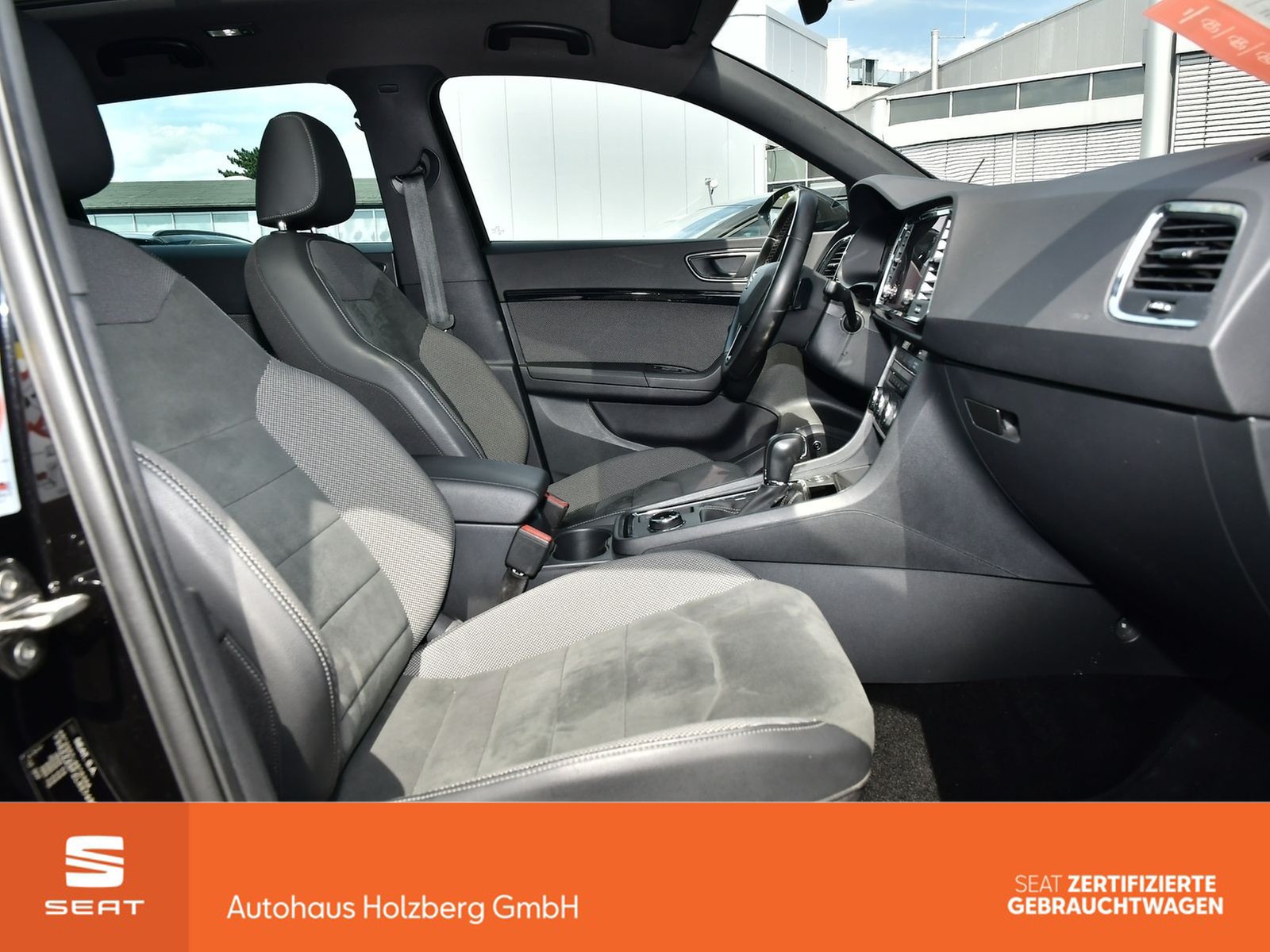 Fahrzeugabbildung SEAT Ateca 1.5 TSI DSG Xcellence NAVI+AHK+STHZ+PANO