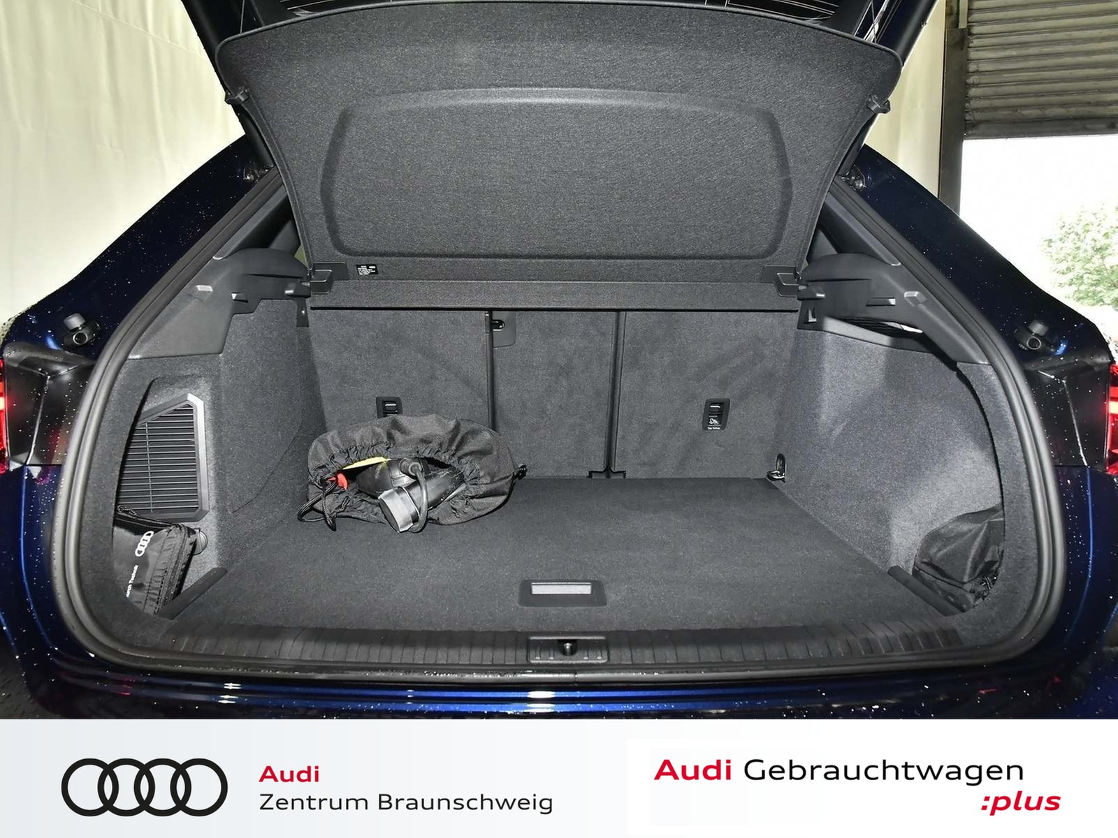 Fahrzeugabbildung Audi Q3 45 TFSIe S-tronic AHK+MATRIX-LED+RearView+NAV