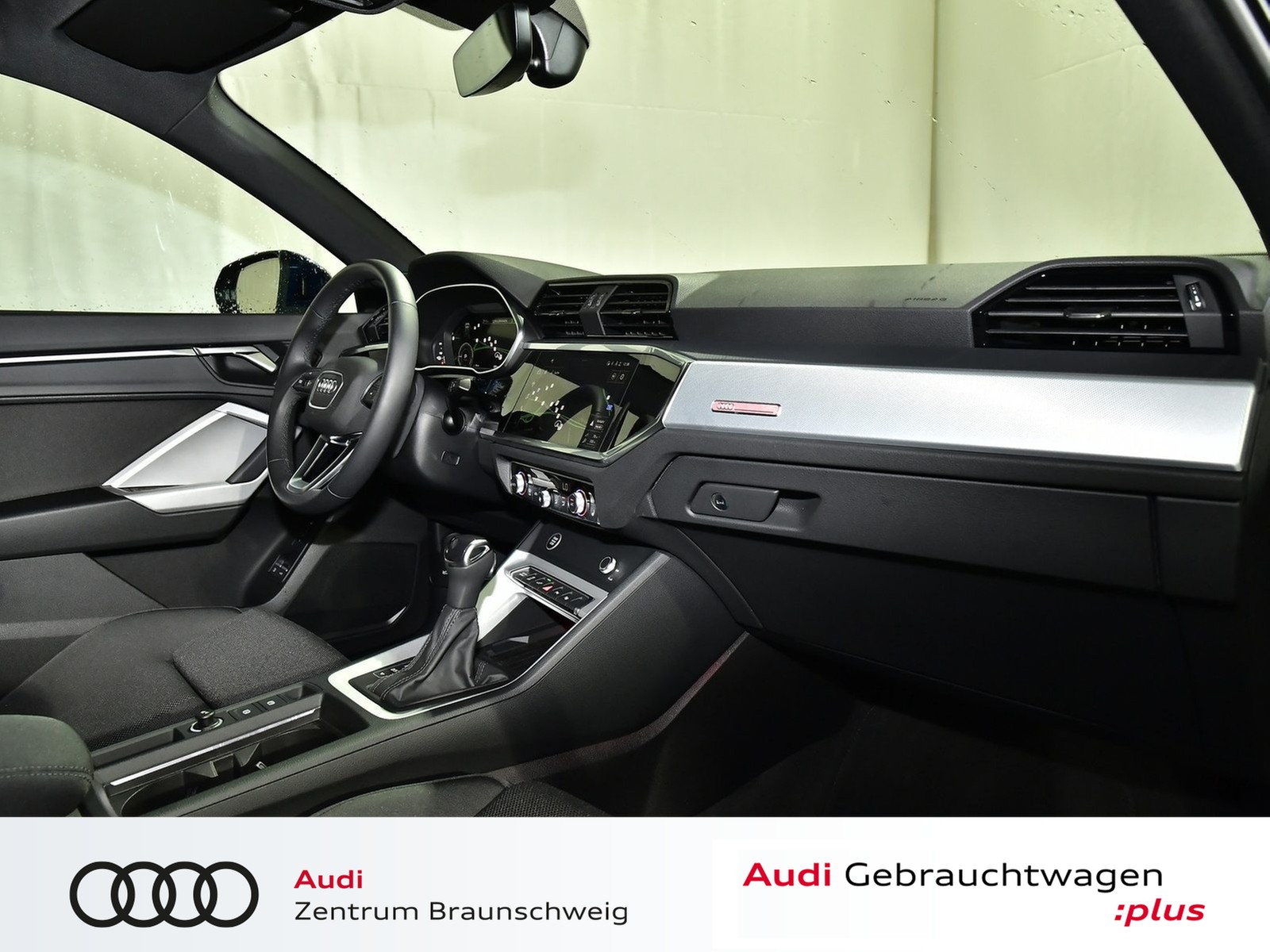 Fahrzeugabbildung Audi Q3 45 TFSIe S-tronic AHK+MATRIX-LED+RearView+NAV