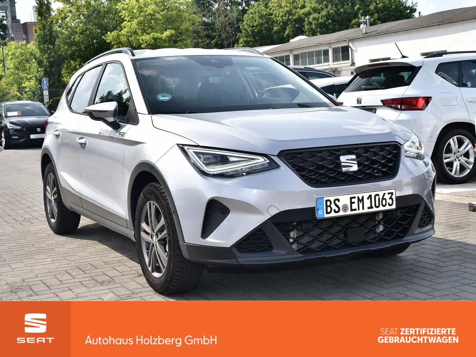 Fahrzeugabbildung SEAT Arona 1.0 TSI DSG Style NAV+ACC+LED+SHZ+PDC+APP