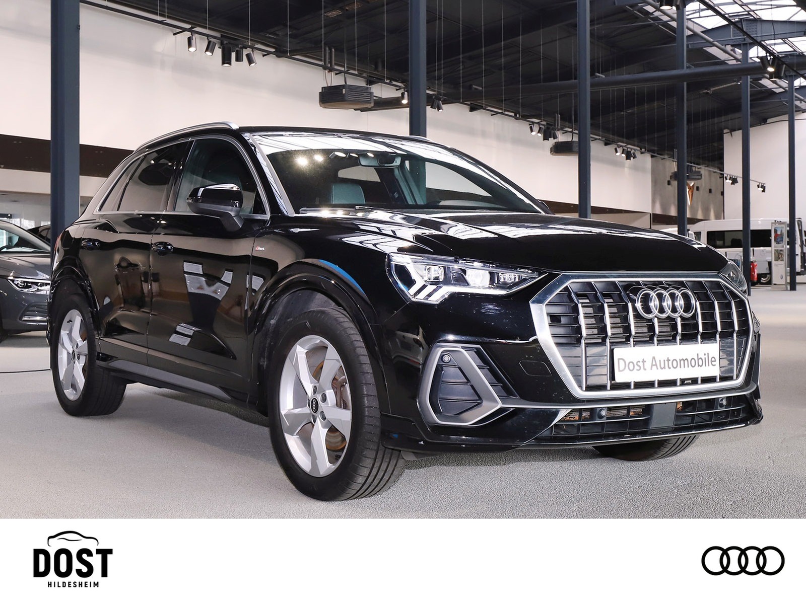 Fahrzeugabbildung Audi Q3 45 TFSIe S line S tronic NAVI+AHK+PDC+LED+ACC