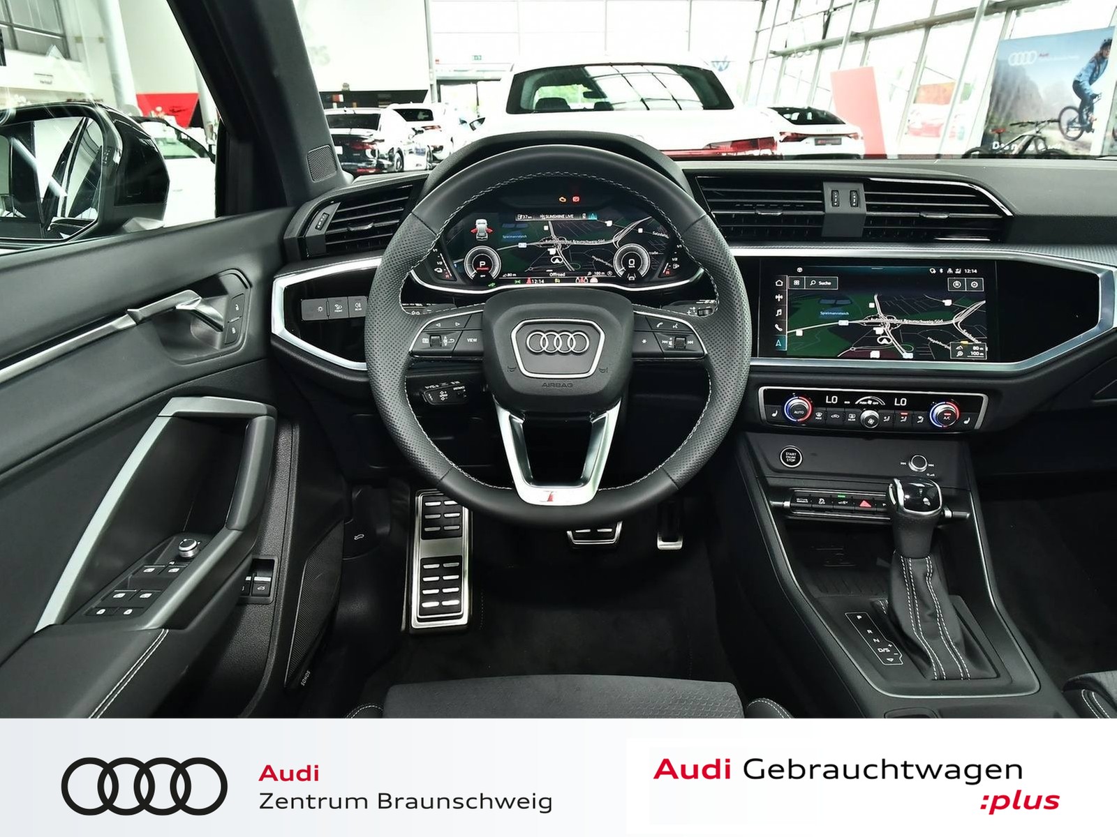 Fahrzeugabbildung Audi Q3 45 TFSI e S line MATRIX+PANO+SONOS+NAVI PLUS