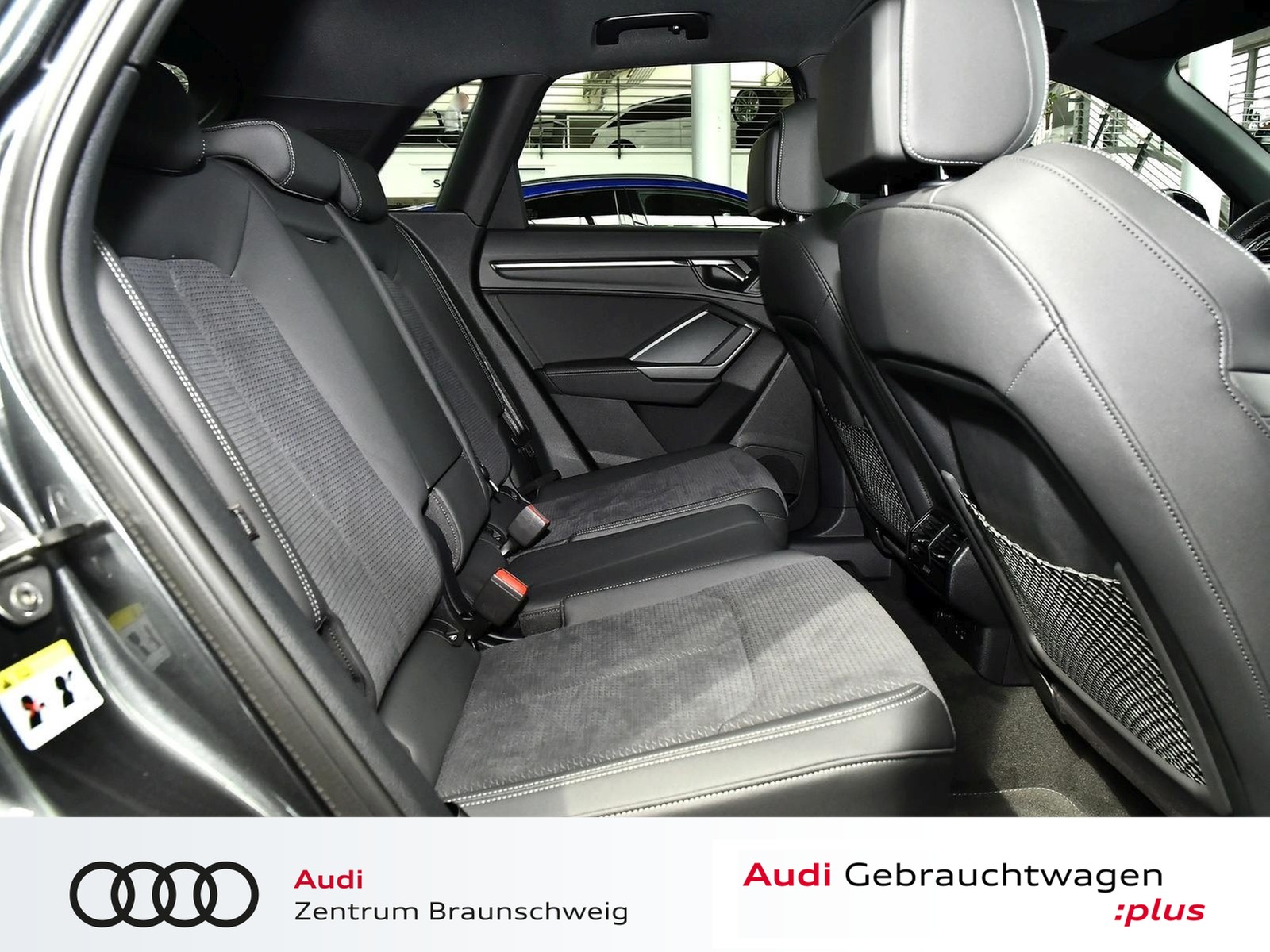 Fahrzeugabbildung Audi Q3 45 TFSI e S line MATRIX+PANO+SONOS+NAVI PLUS