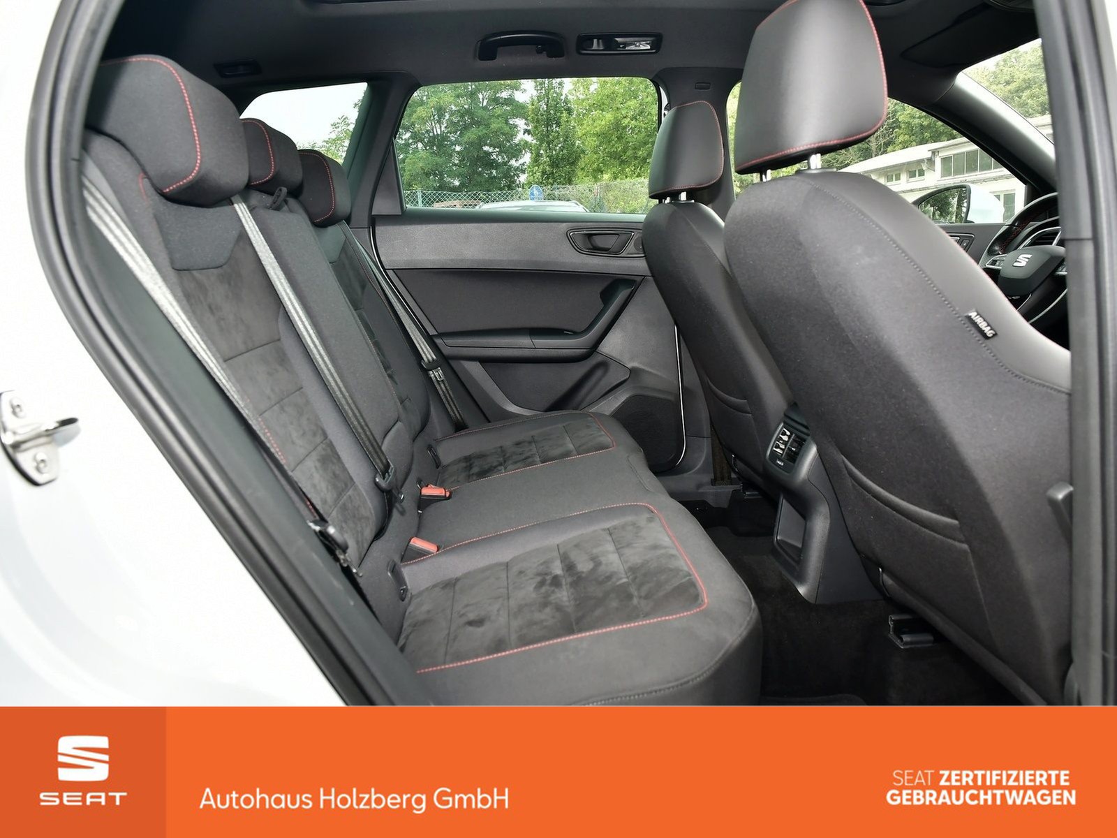 Fahrzeugabbildung SEAT Ateca 2.0 TSI 4Drive DSG FR NAVI+RFK+LED+ACC+SHZ