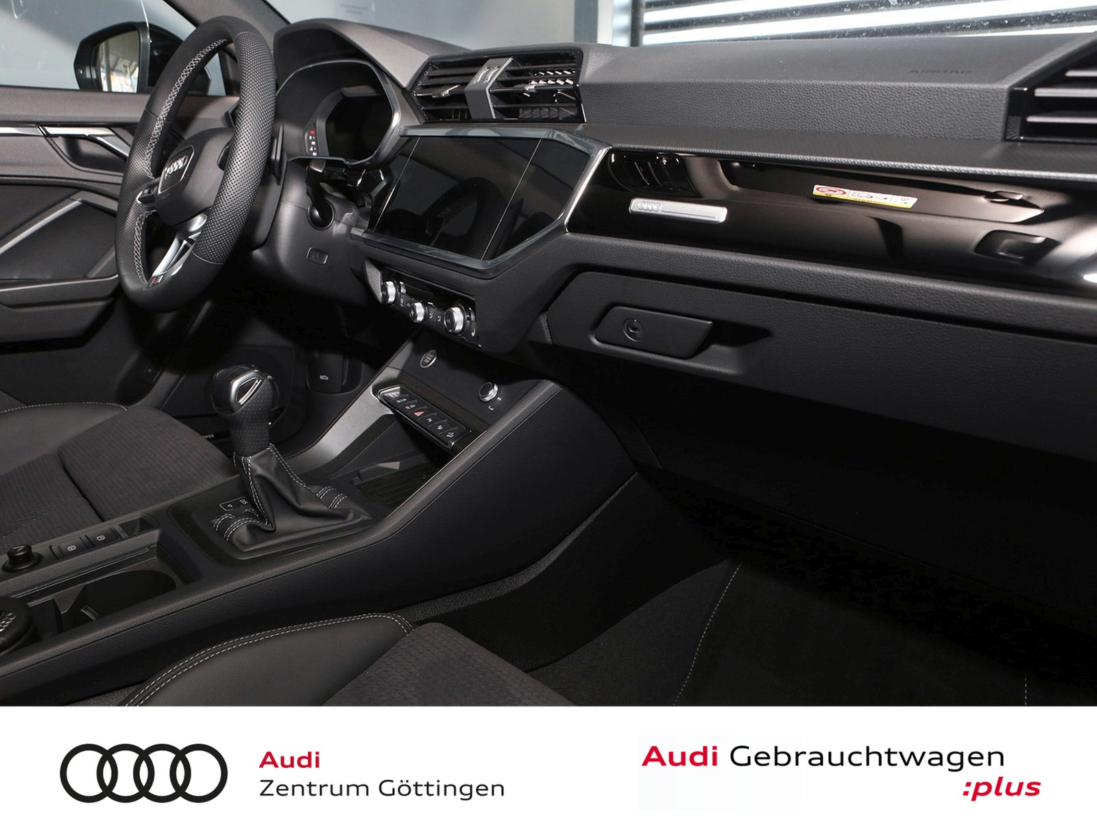 Fahrzeugabbildung Audi Q3 35 TDI S tronic S line +AHK+PANO+MATRIX LED