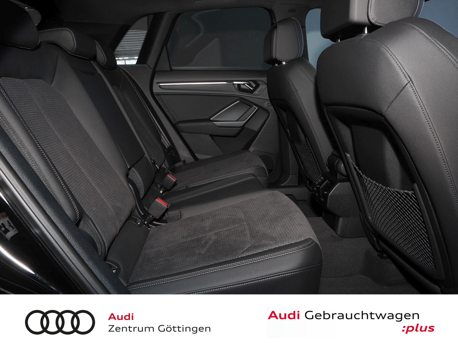 Fahrzeugabbildung Audi Q3 35 TDI S tronic S line +AHK+PANO+MATRIX LED