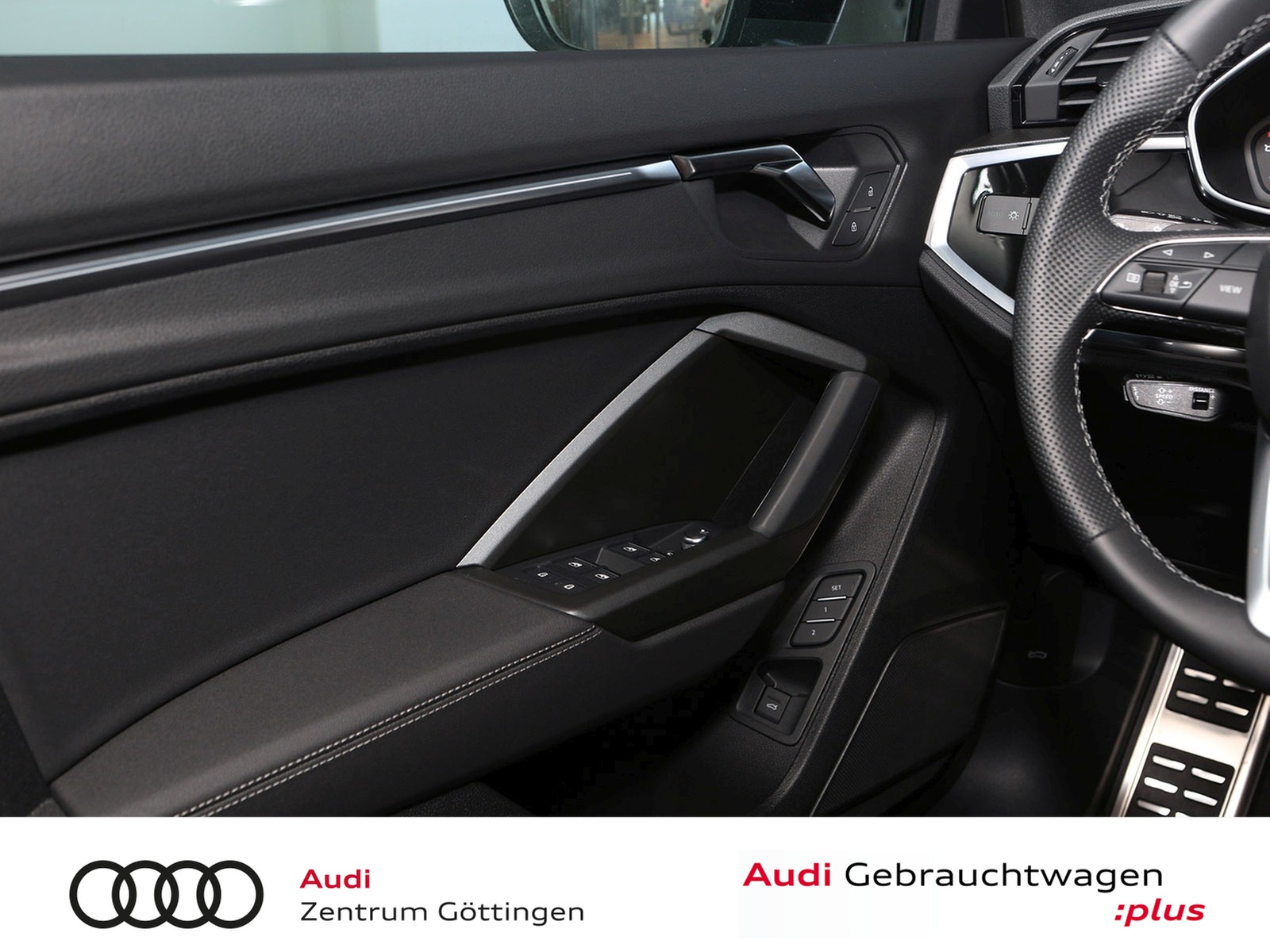 Fahrzeugabbildung Audi Q3 35 TDI S tronic S line +AHK+PANO+MATRIX LED