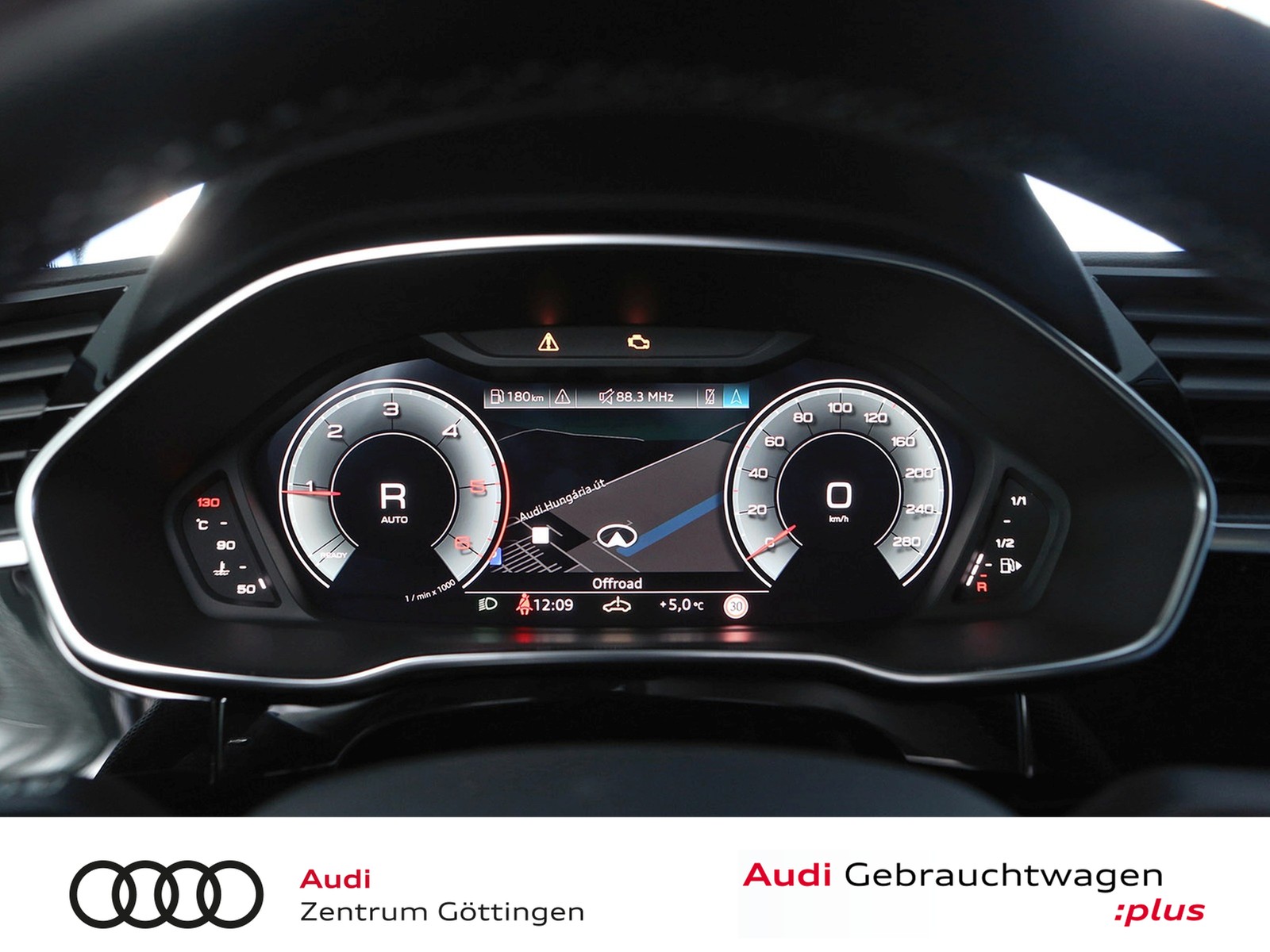 Fahrzeugabbildung Audi Q3 35 TDI S tronic S line +AHK+PANO+MATRIX LED