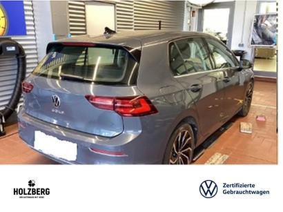 Fahrzeugabbildung Volkswagen Golf VIII 1.5 TSI Style NAVI+PANO+AHK+IQ LIGHT