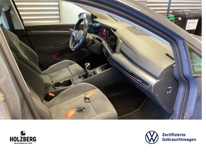 Fahrzeugabbildung Volkswagen Golf VIII 1.5 TSI Style NAVI+PANO+AHK+IQ LIGHT