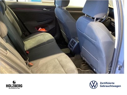 Fahrzeugabbildung Volkswagen Golf VIII 1.5 TSI Style NAVI+PANO+AHK+IQ LIGHT