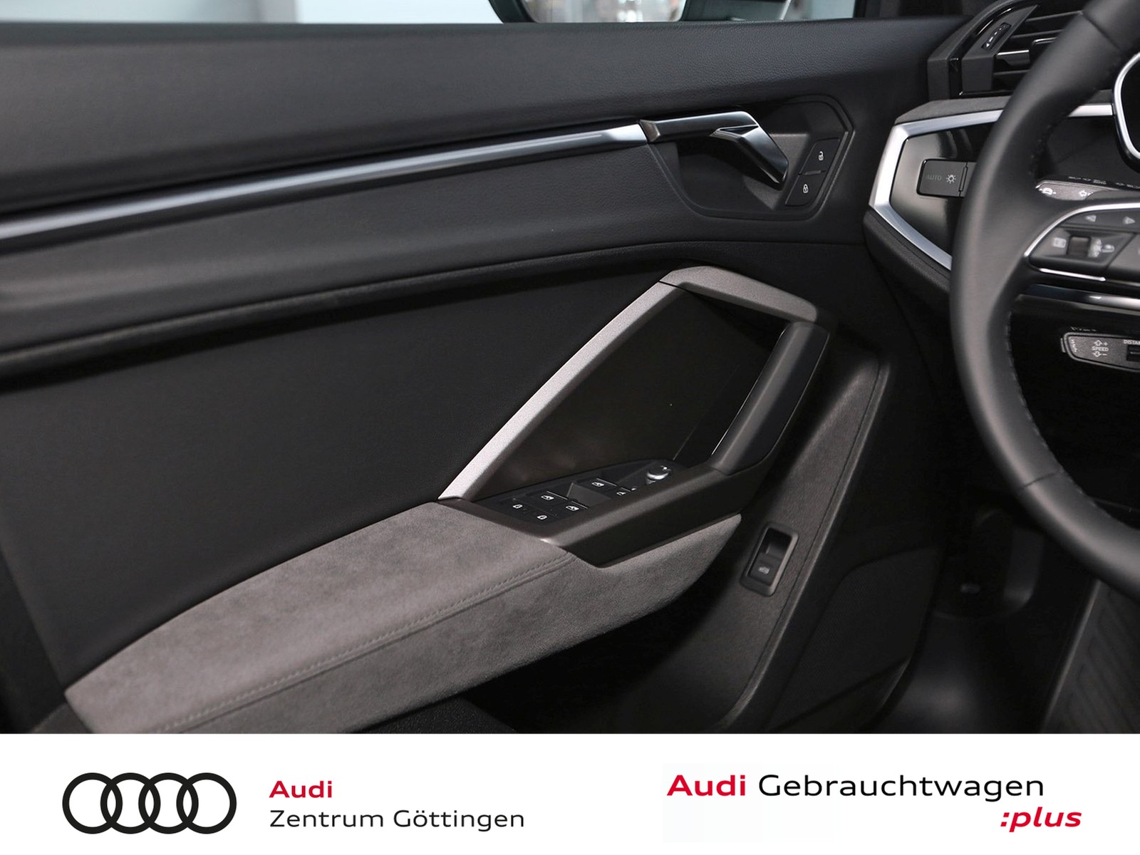 Fahrzeugabbildung Audi Q3 35 TFSI S tronic advanced +AHK+MATRIX+NAVI