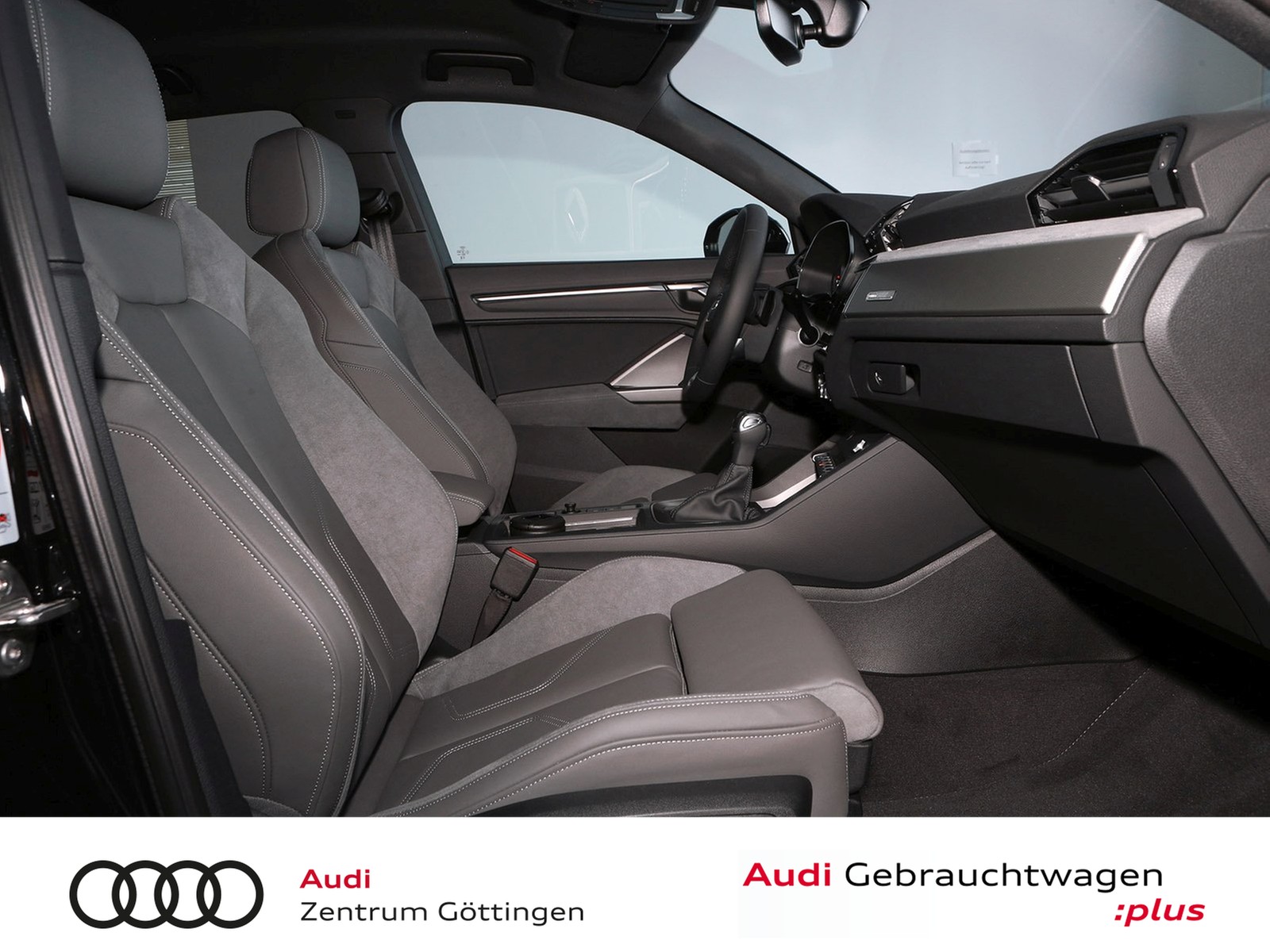 Fahrzeugabbildung Audi Q3 35 TFSI S tronic advanced +AHK+MATRIX+NAVI