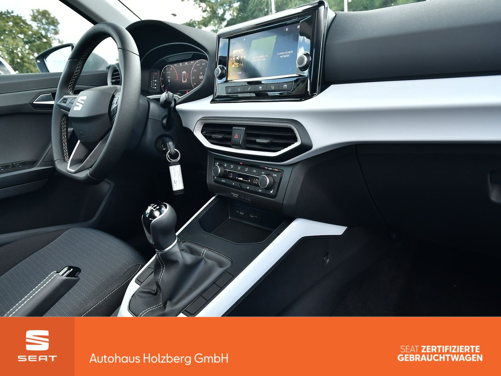 Fahrzeugabbildung SEAT Arona 1.0 TSI Style GRA+PDC+SHZ+GJR+FULL LINK