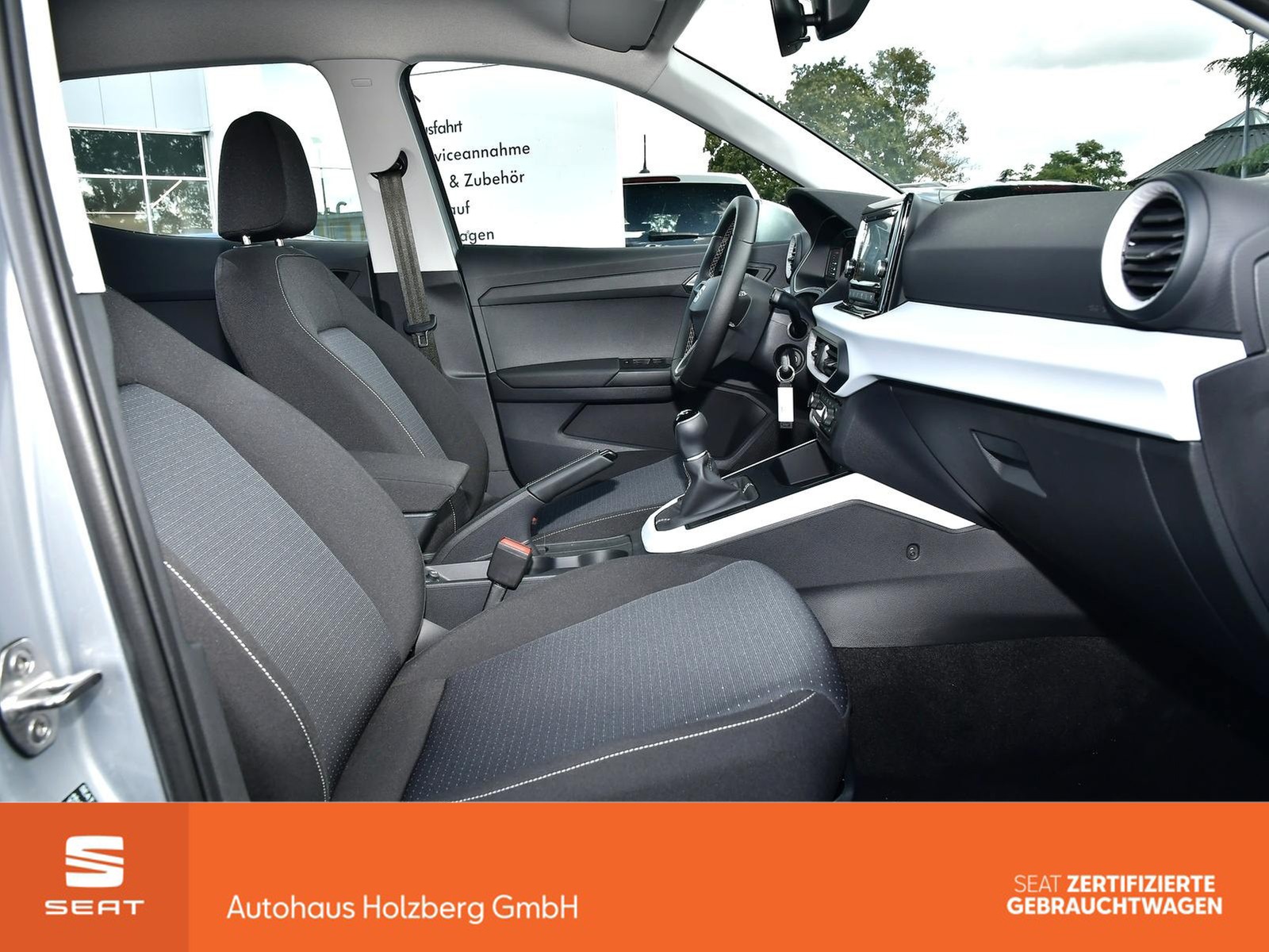 Fahrzeugabbildung SEAT Arona 1.0 TSI Style GRA+PDC+SHZ+GJR+FULL LINK