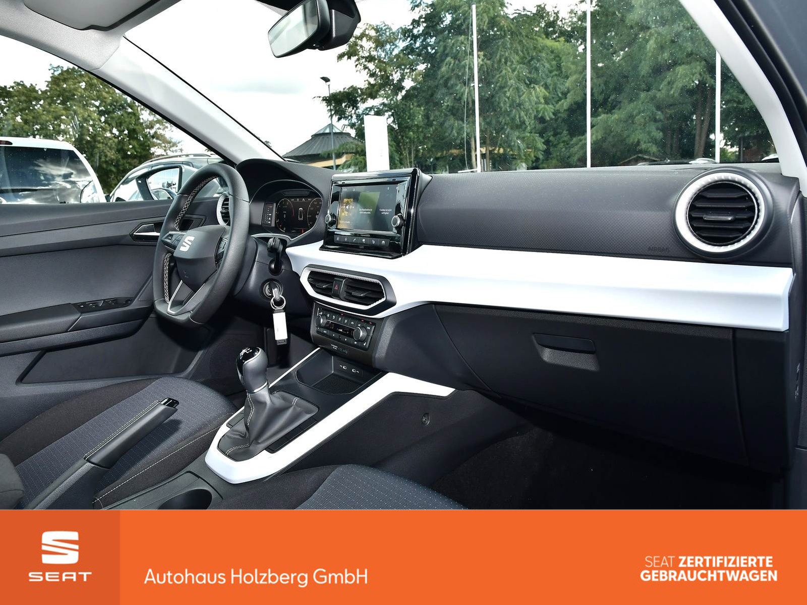 Fahrzeugabbildung SEAT Arona 1.0 TSI Style GRA+PDC+SHZ+GJR+FULL LINK