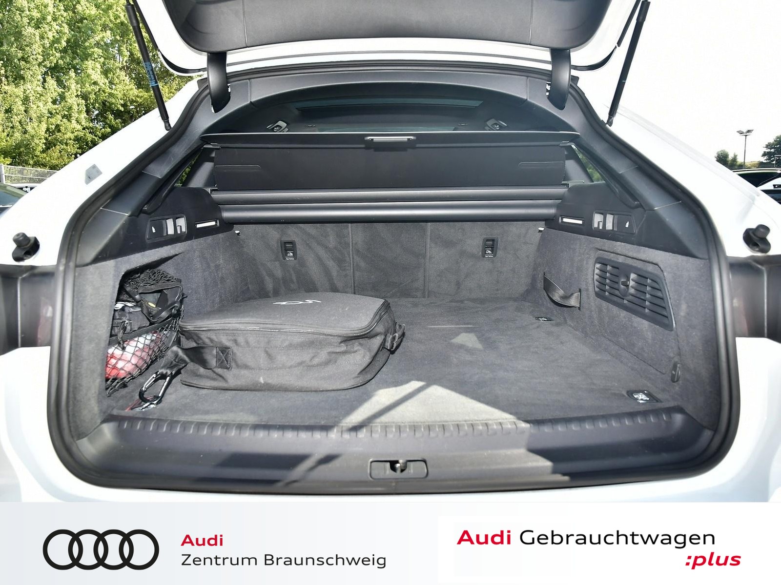 Fahrzeugabbildung Audi A6 Avant Sport 55 TFSIe quattro HD MATRIX+B&O+PANO