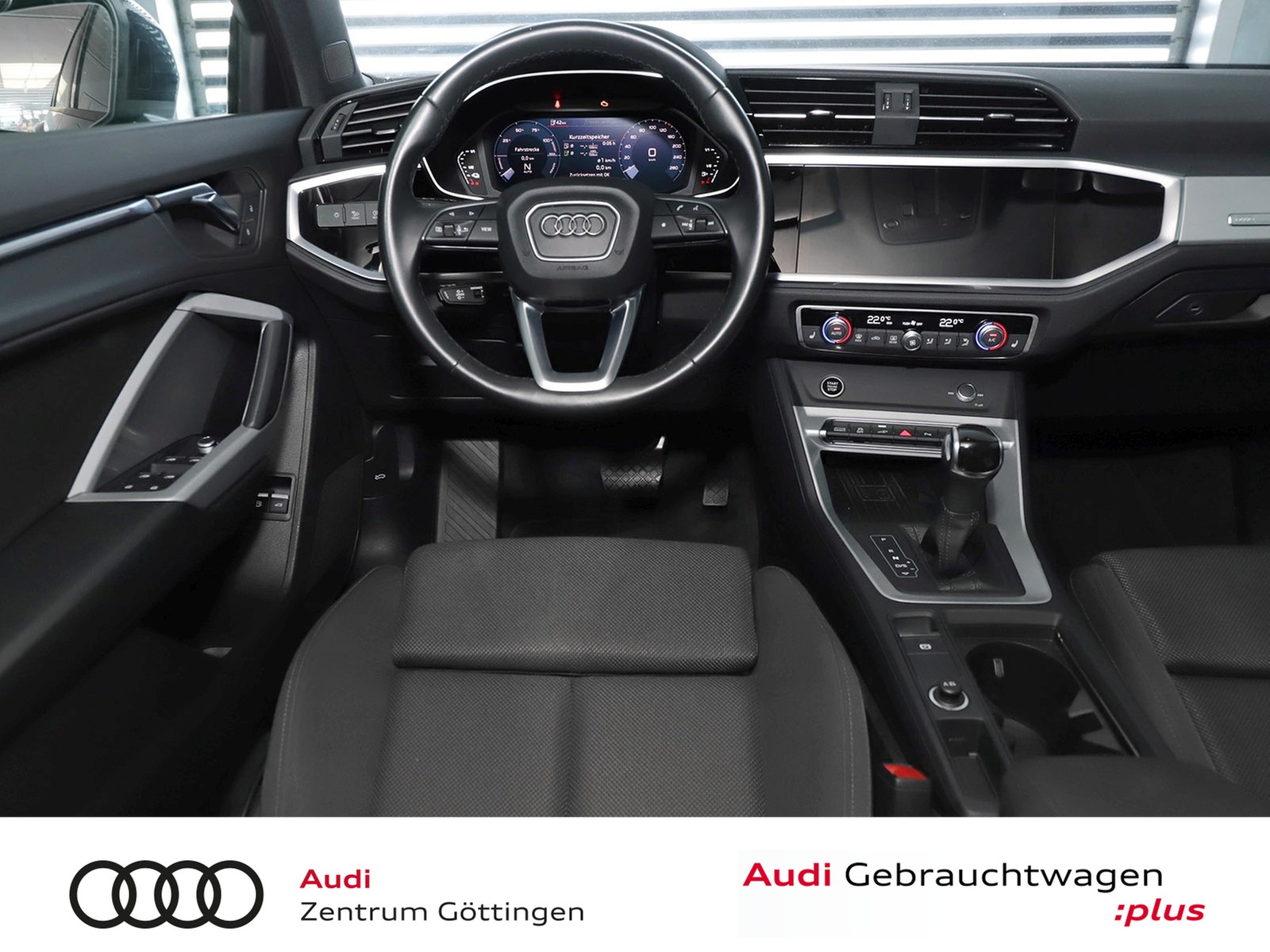 Fahrzeugabbildung Audi Q3 45 TFSI e S tronic S line +AHK+LED+NAVI+VC