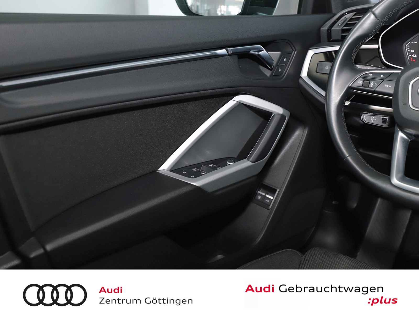 Fahrzeugabbildung Audi Q3 45 TFSI e S tronic S line +AHK+LED+NAVI+VC