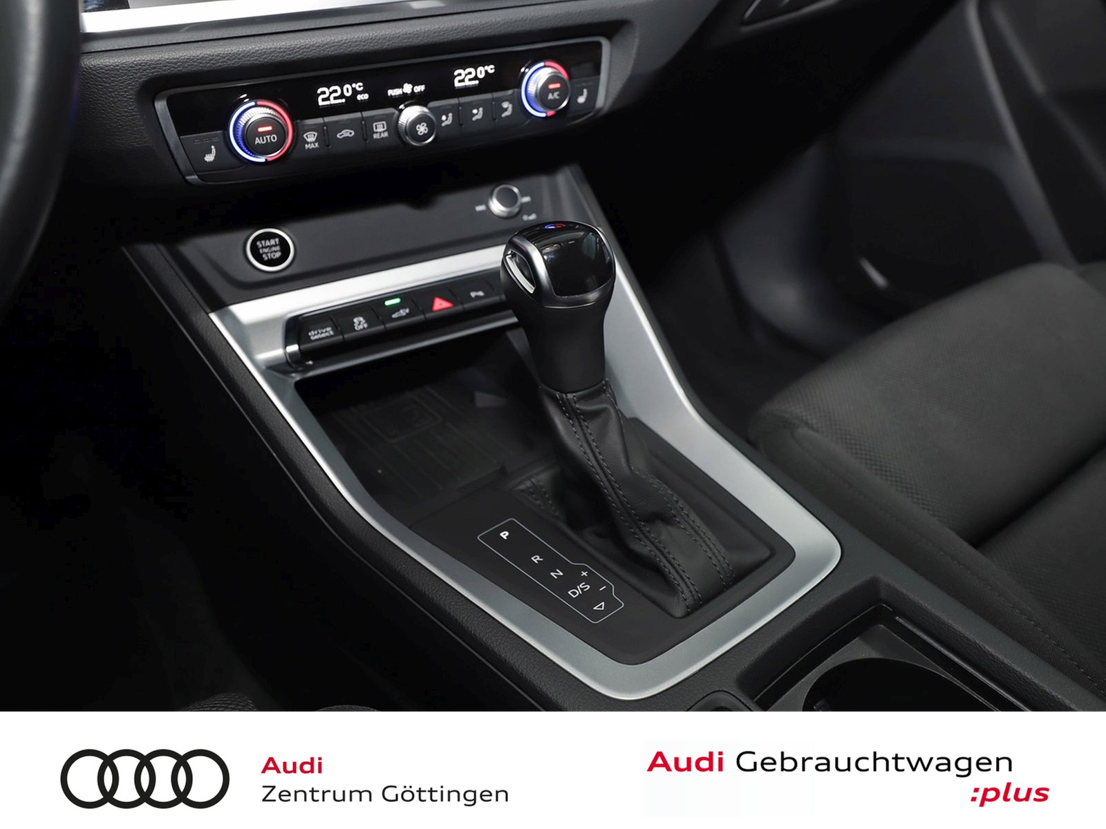 Fahrzeugabbildung Audi Q3 45 TFSI e S tronic S line +AHK+LED+NAVI+VC