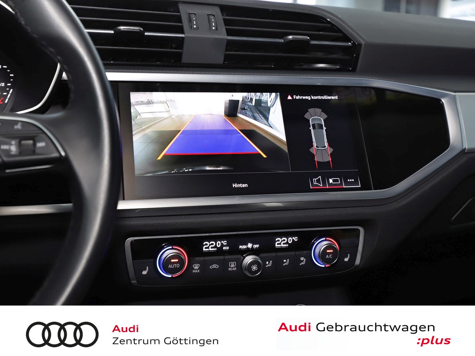 Fahrzeugabbildung Audi Q3 45 TFSI e S tronic S line +AHK+LED+NAVI+VC