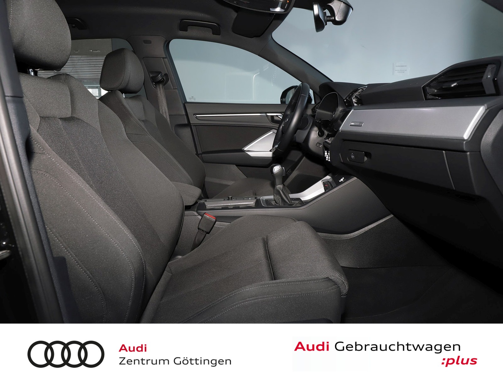 Fahrzeugabbildung Audi Q3 45 TFSI e S tronic S line +AHK+LED+NAVI+VC