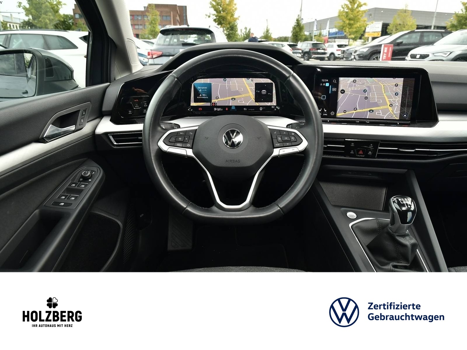 Fahrzeugabbildung Volkswagen Golf VIII 1.5 TSI Life NAVI+ACC+LED+SHZ+PDC