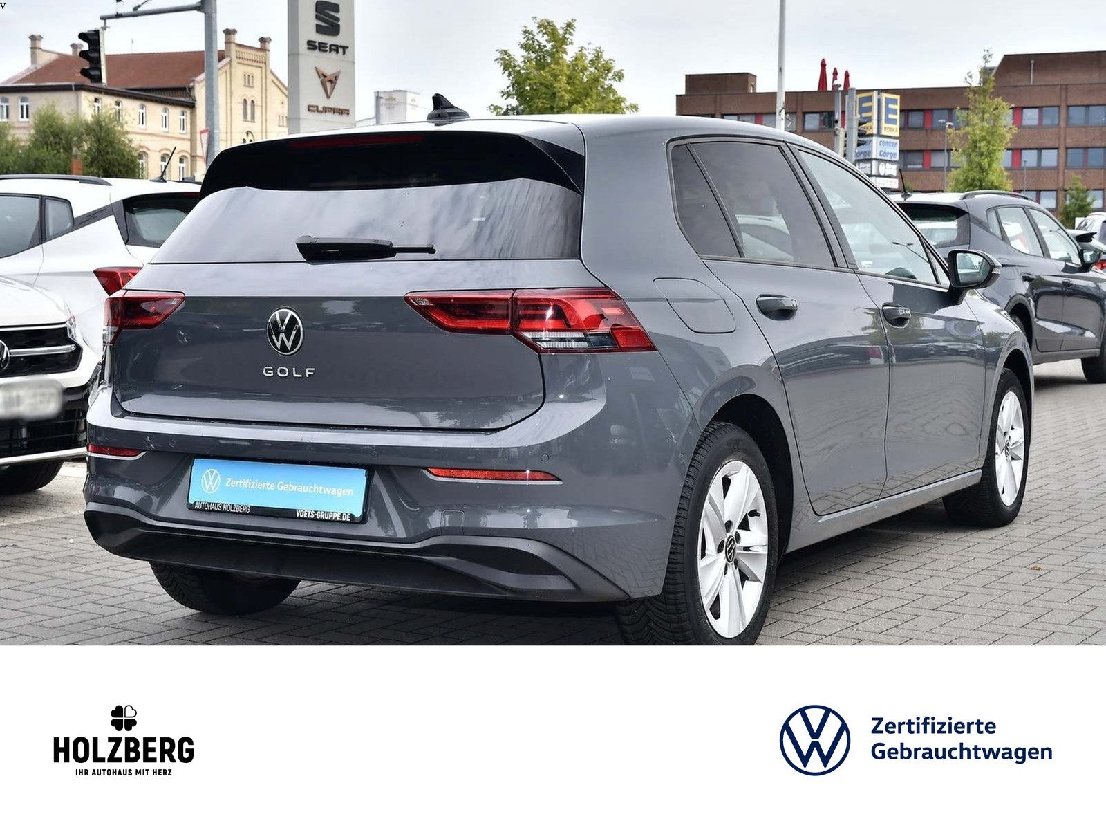 Fahrzeugabbildung Volkswagen Golf VIII 1.5 TSI Life NAVI+ACC+LED+SHZ+PDC