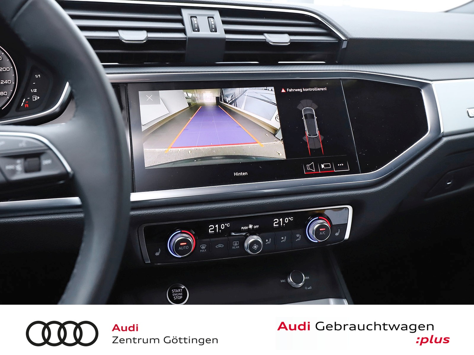 Fahrzeugabbildung Audi Q3 45 TFSI e S tronic +SOUND+LED+NAVI+AVV+ASG