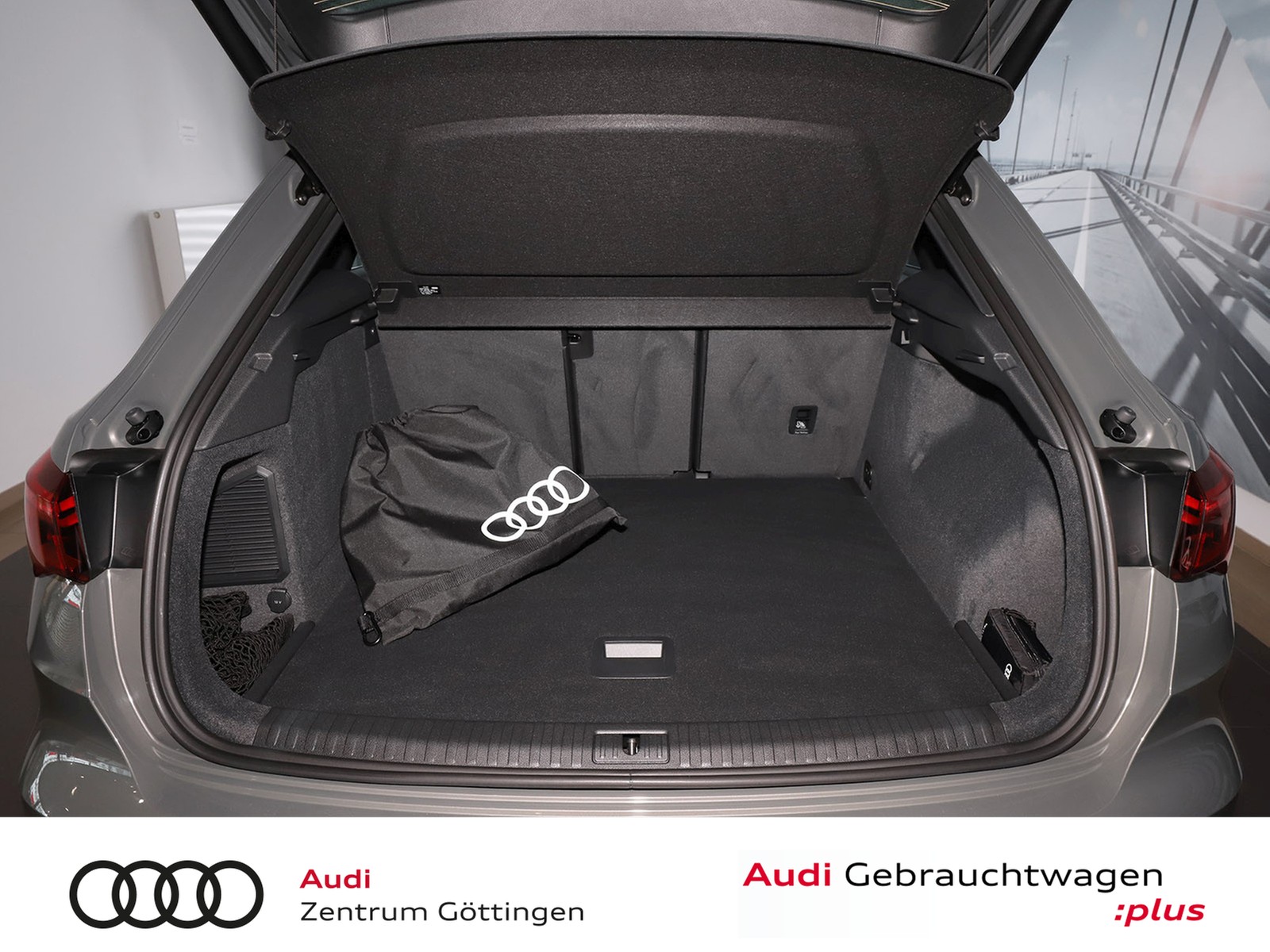 Fahrzeugabbildung Audi Q3 45 TFSI e S tronic +SOUND+LED+NAVI+AVV+ASG