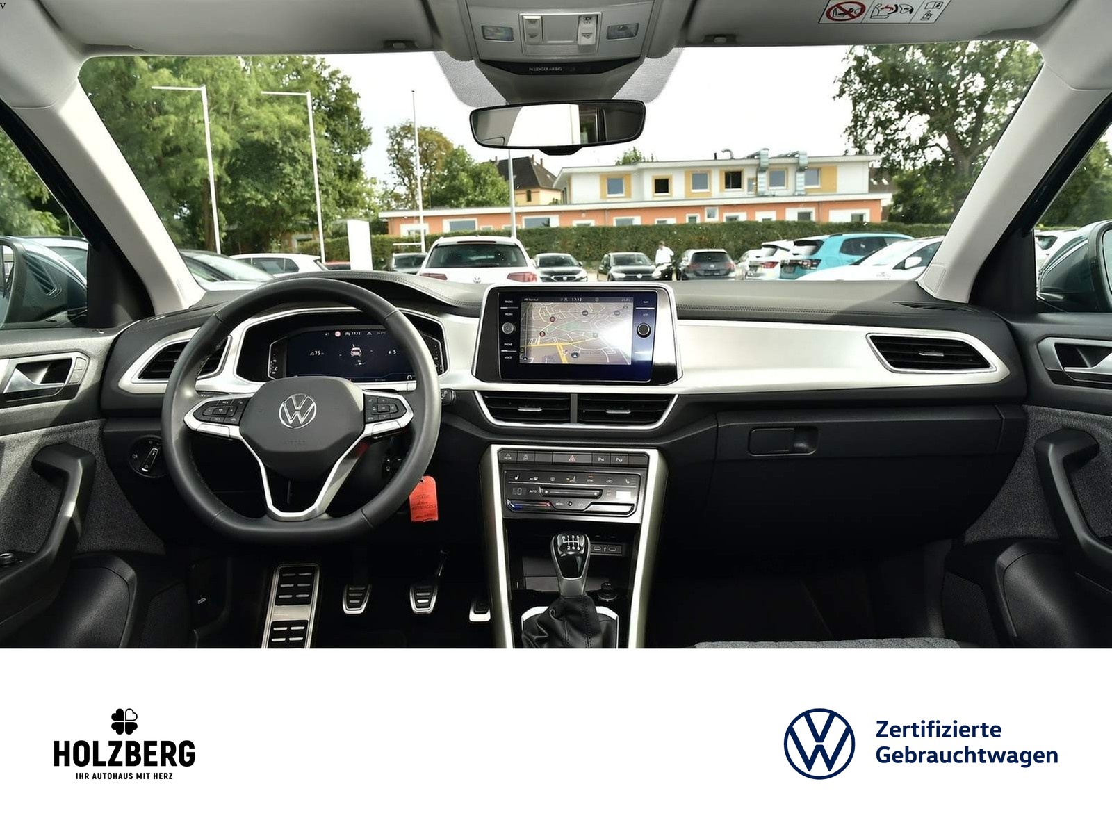 Fahrzeugabbildung Volkswagen T-Roc 1.5 TSI Move NAVI+LED+ACC+SHZ+PDC