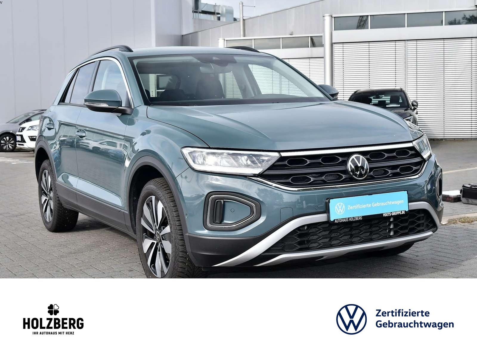 Fahrzeugabbildung Volkswagen T-Roc 1.5 TSI Move NAVI+LED+ACC+SHZ+PDC