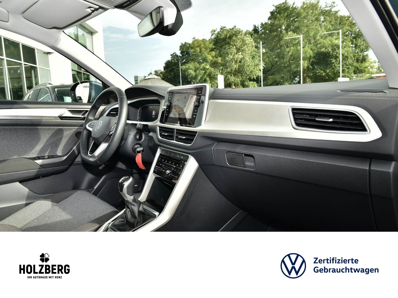 Fahrzeugabbildung Volkswagen T-Roc 1.5 TSI Move NAVI+LED+ACC+SHZ+PDC