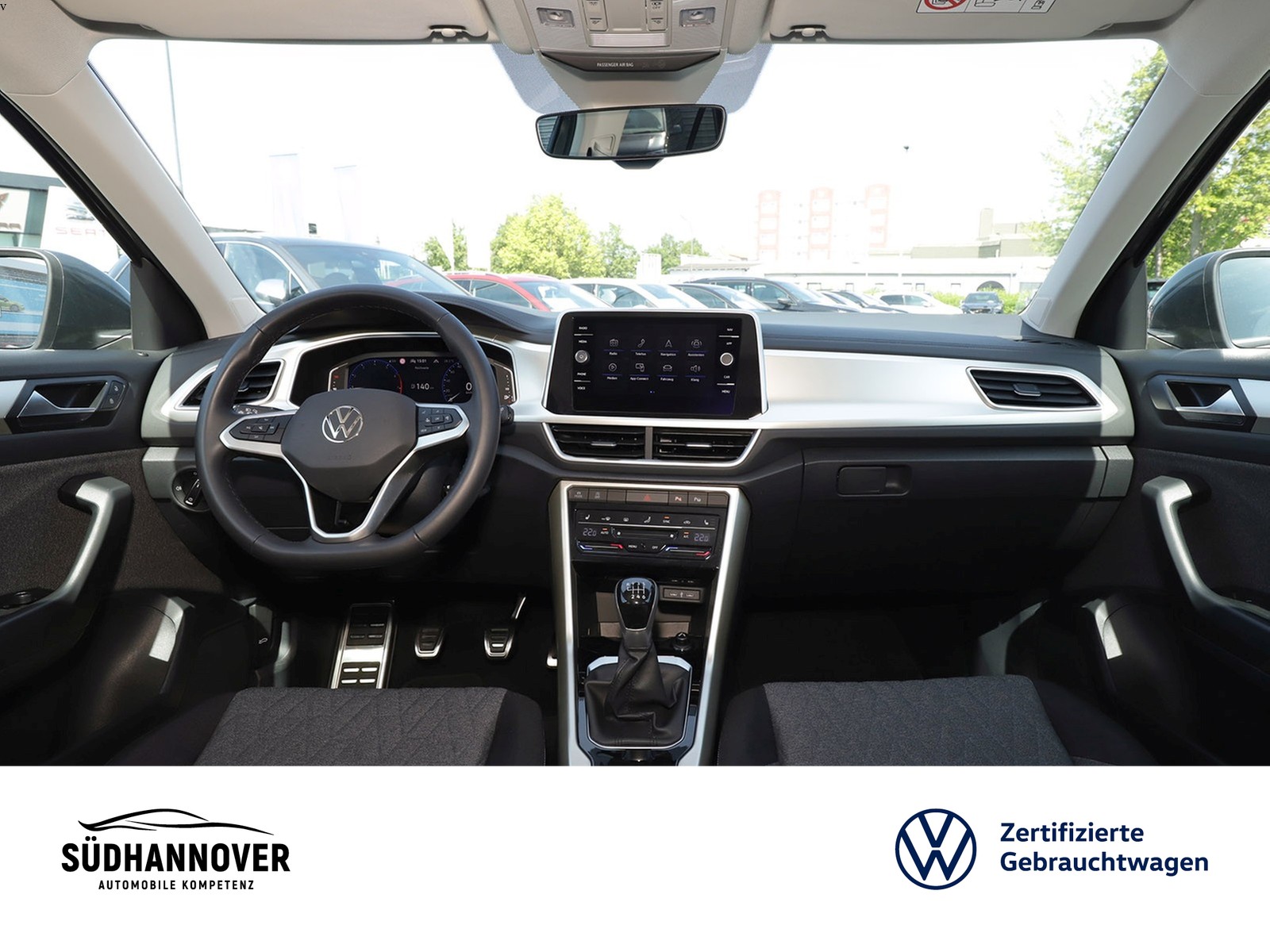 Fahrzeugabbildung Volkswagen T-Roc Move 1.0 TSI NAVI+LED+SHZ+PDC