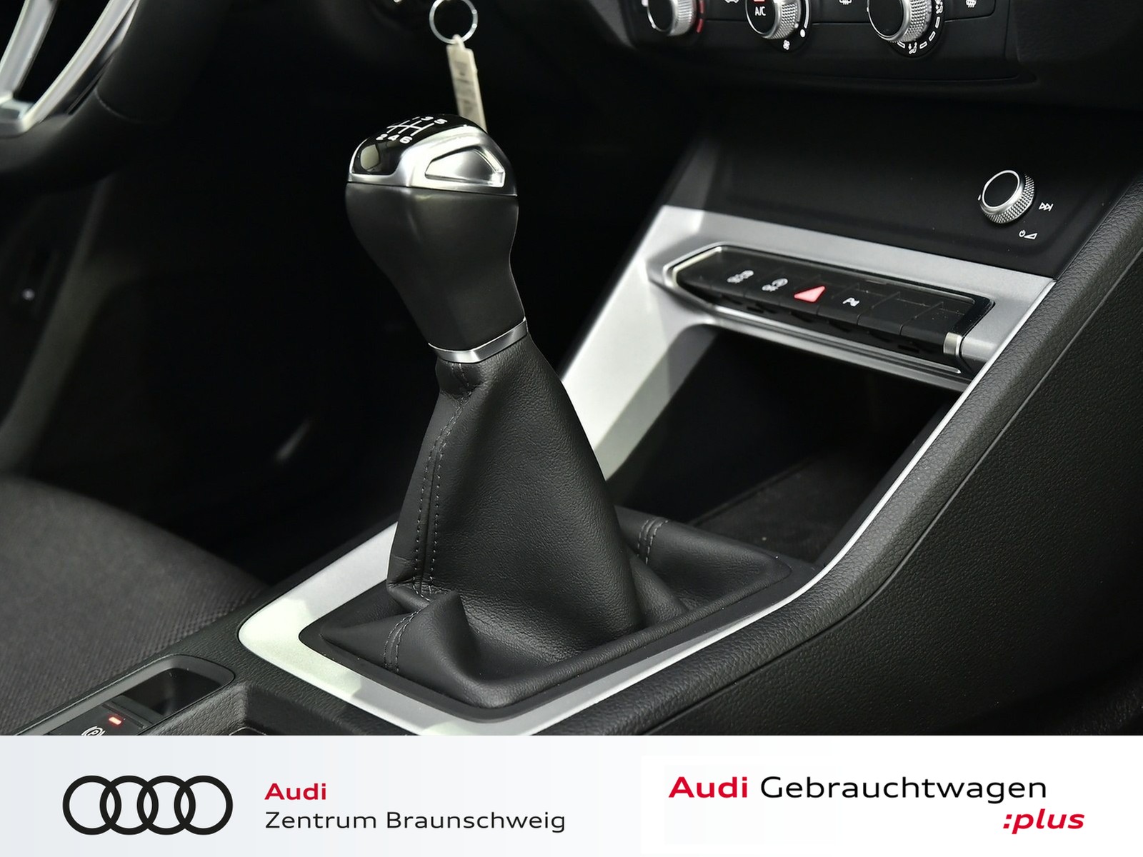 Fahrzeugabbildung Audi Q3 35 TFSI NAVI+RearView